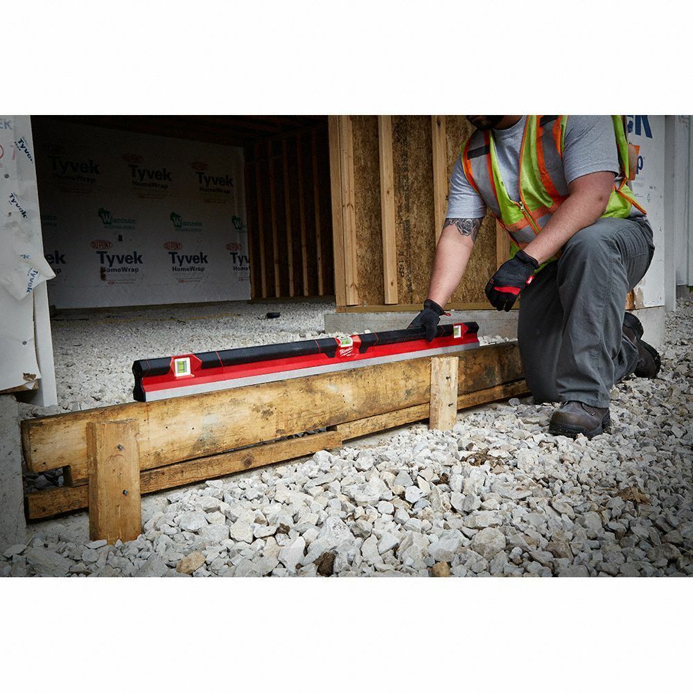 Milwaukee Aluminum Redstick Concrete Screed Non Magnetic Level