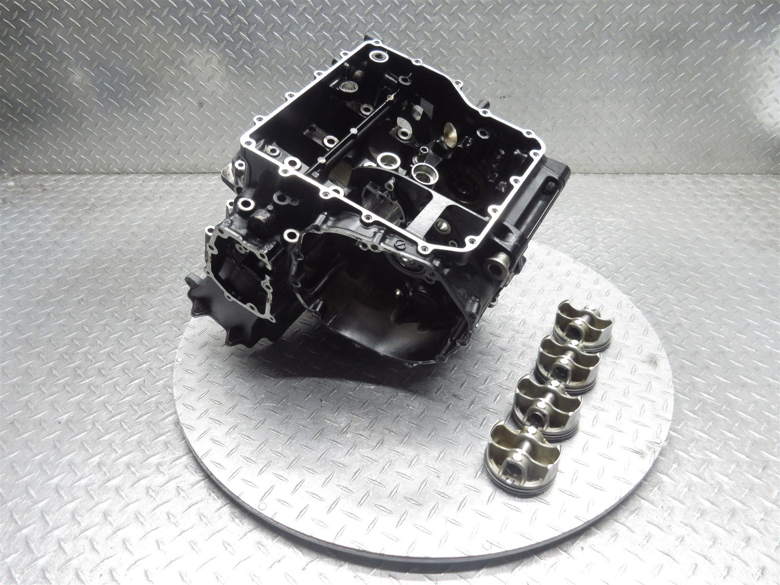 2009 08-11 Kawasaki ZX14R ZX14 Crankcase Case Engine Motor Block Piston **READ**