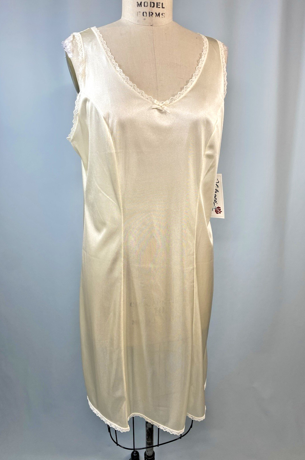 NEW NWT Full slip SIZE 40 LARGE 12/14 Ivory nylon modest VELROSE classic
