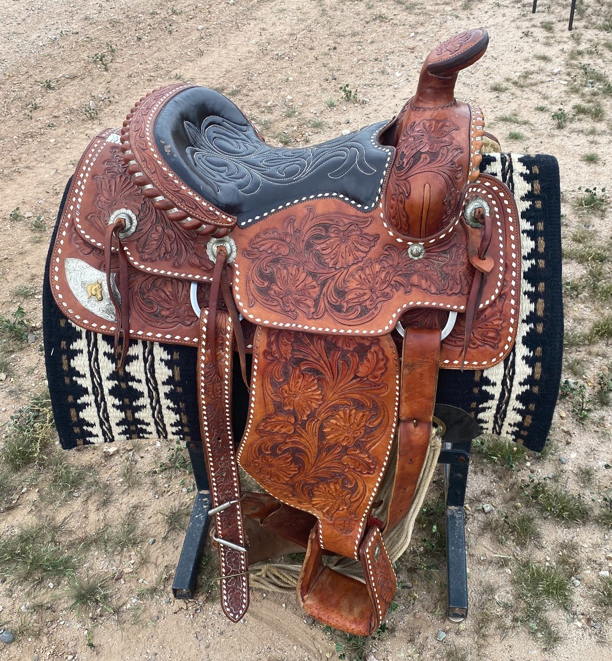 Old School Buck Stitched western saddle - Maker E Bacon Globe, AZ - TOP Quality!