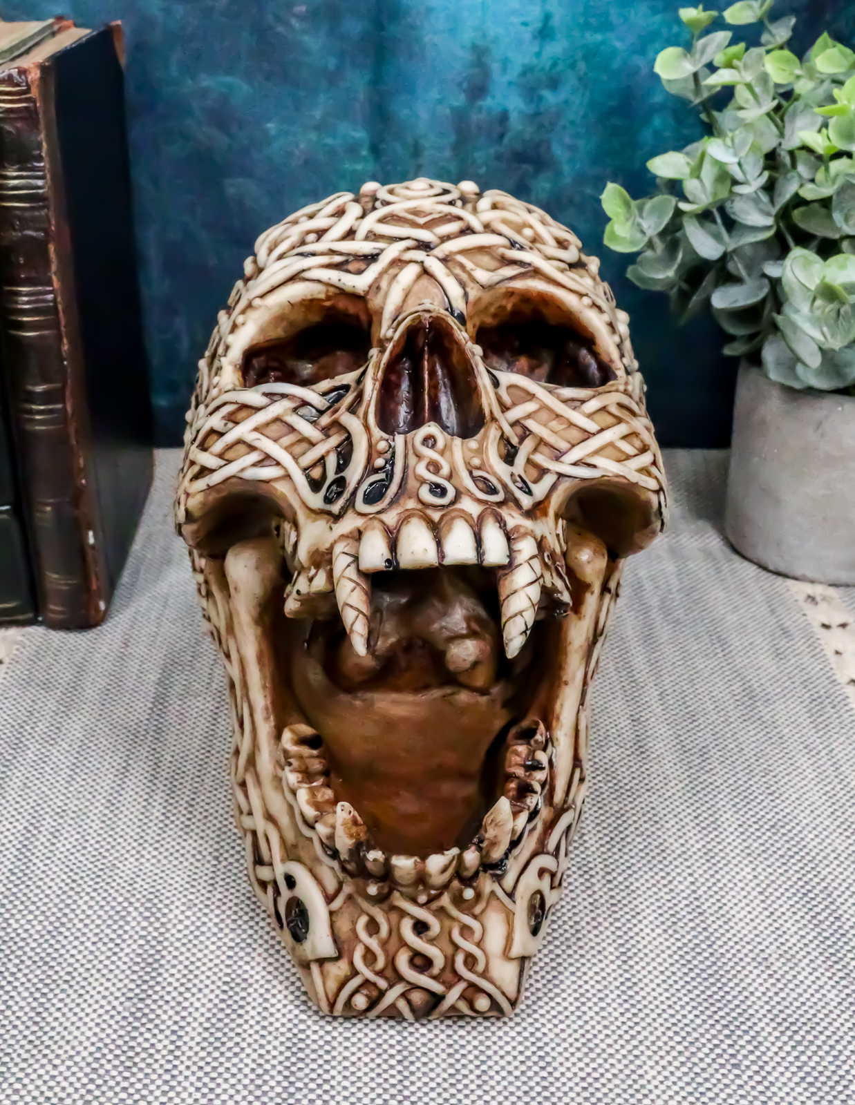 Ebros Celtic Knotwork Bloodlust Vampire Skull Ashtray Statue 7.5"L