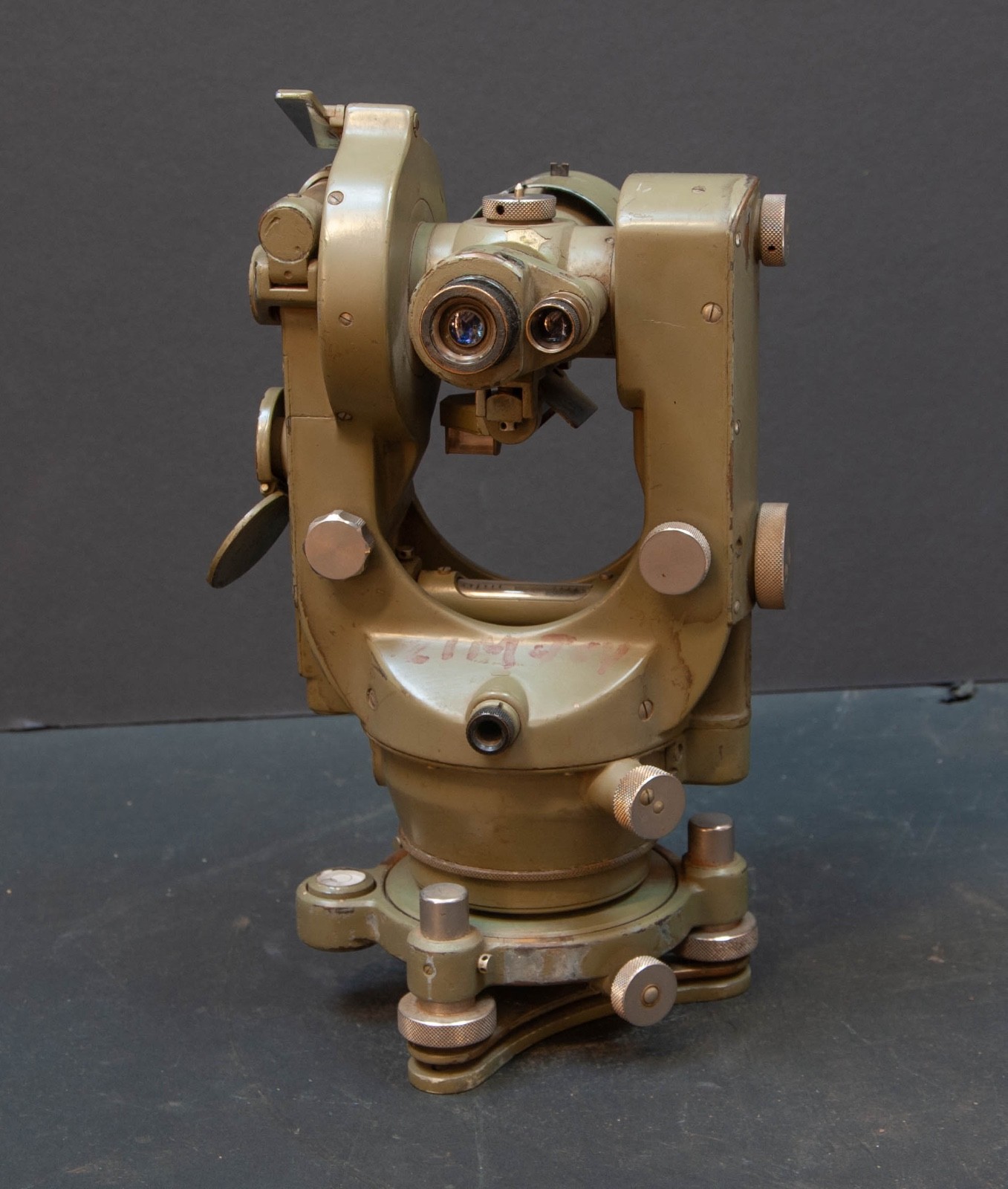 Wild Heerbrugg Theodolite & Case Switzerland No. 42243 Odd Variant. Video.