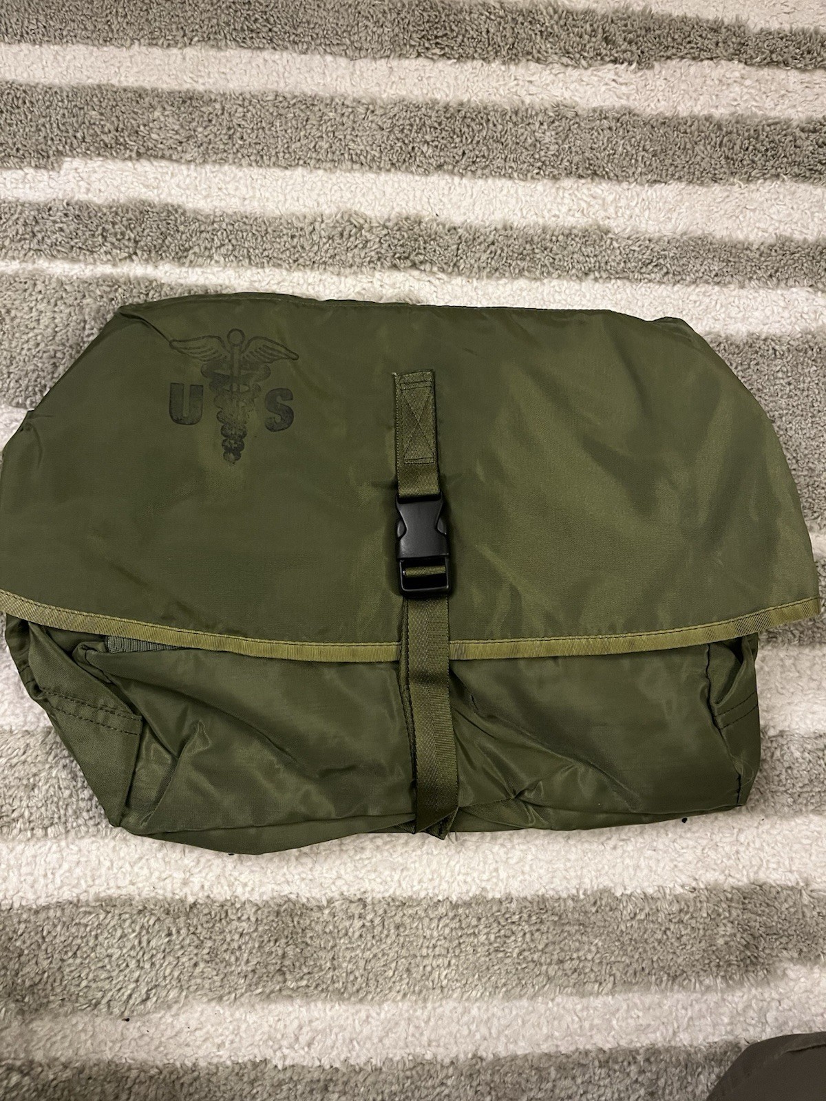 NEW U.S. Military Combat Medical (CLS Bag) NSN: 6546-00-912-9870 OD Green