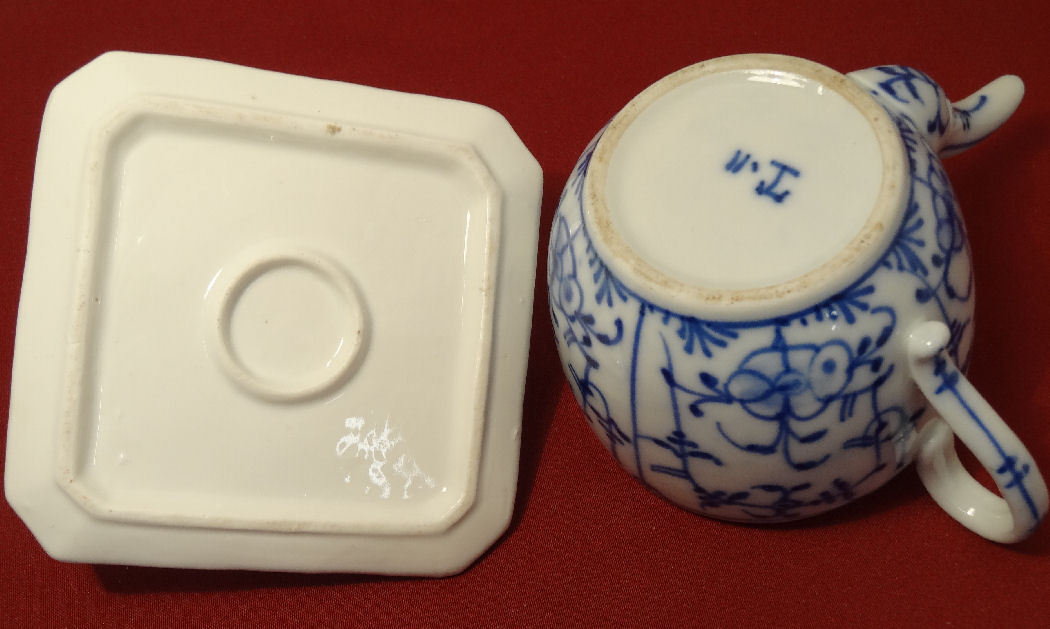 COPENHAGEN Pattern Flow Blue Porcelain Bedside Finger Candle Lamp & Neti Pot