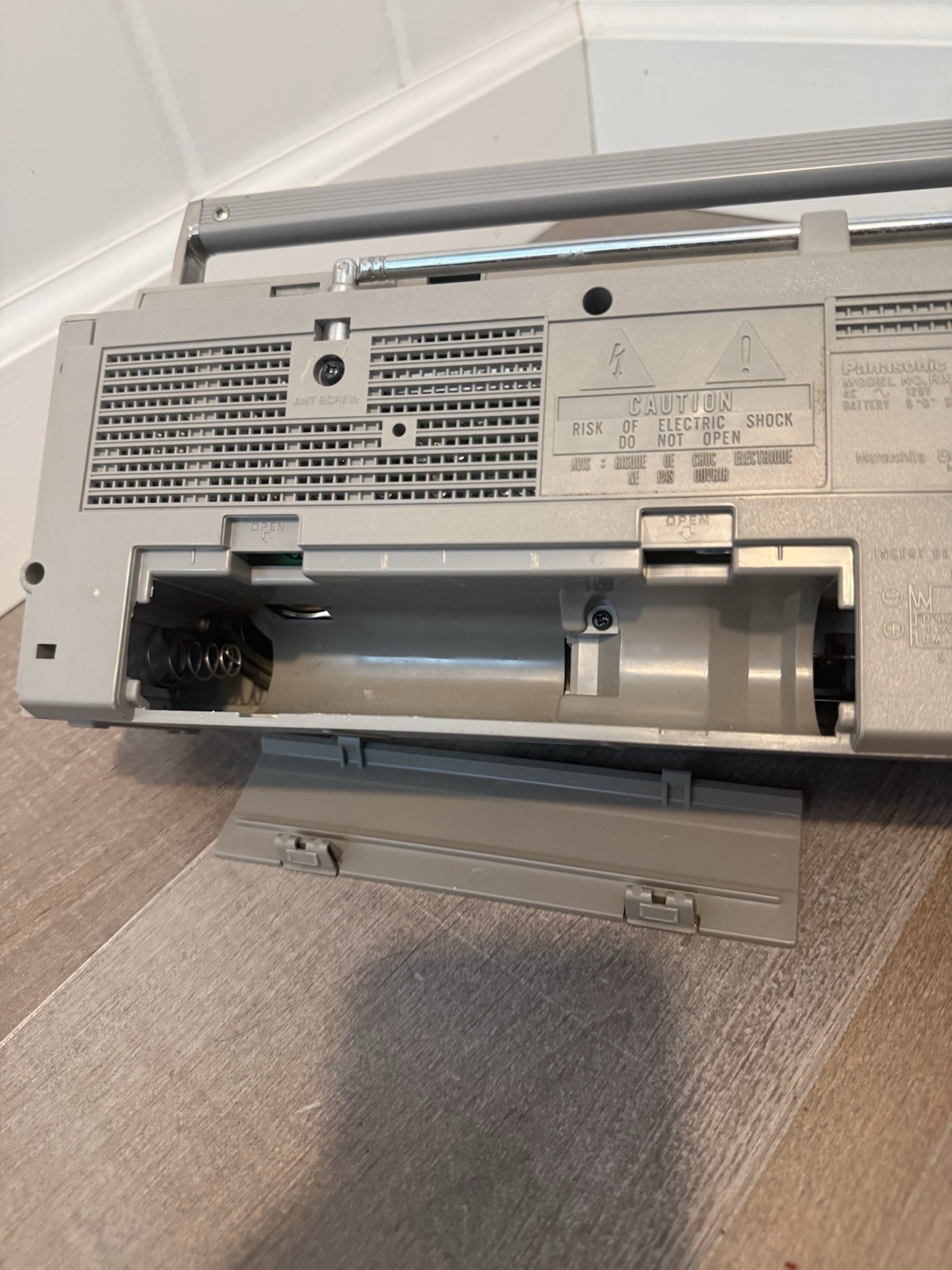 Panasonic RX-FM30 2-Way 4Speaker Ambience AM FM Stereo Cassette Recorder Boombox