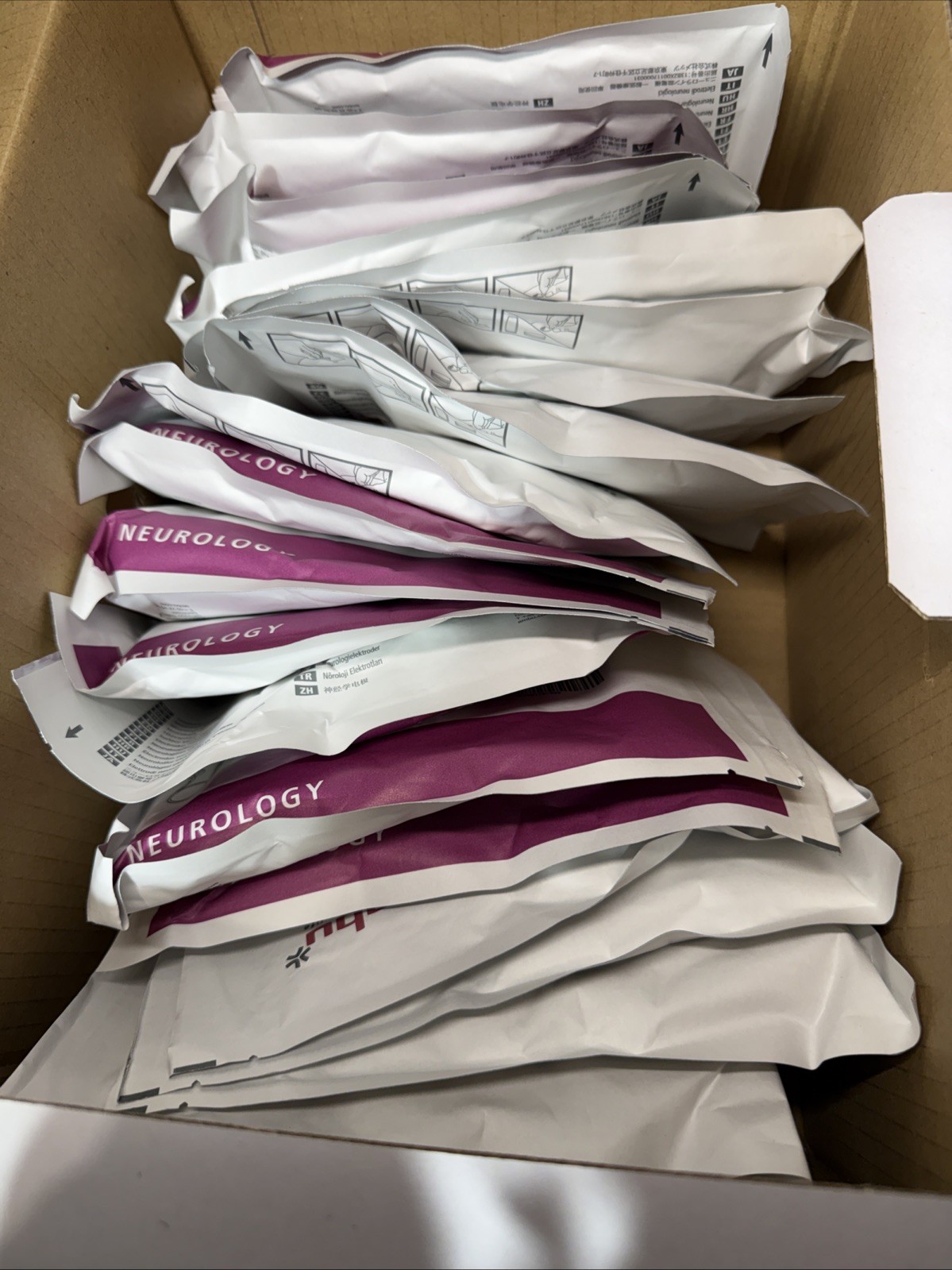 Box of 20 Packs Ambu Neuroline Cup 72615-M/27 Series New Sealed Exp 3-21-27