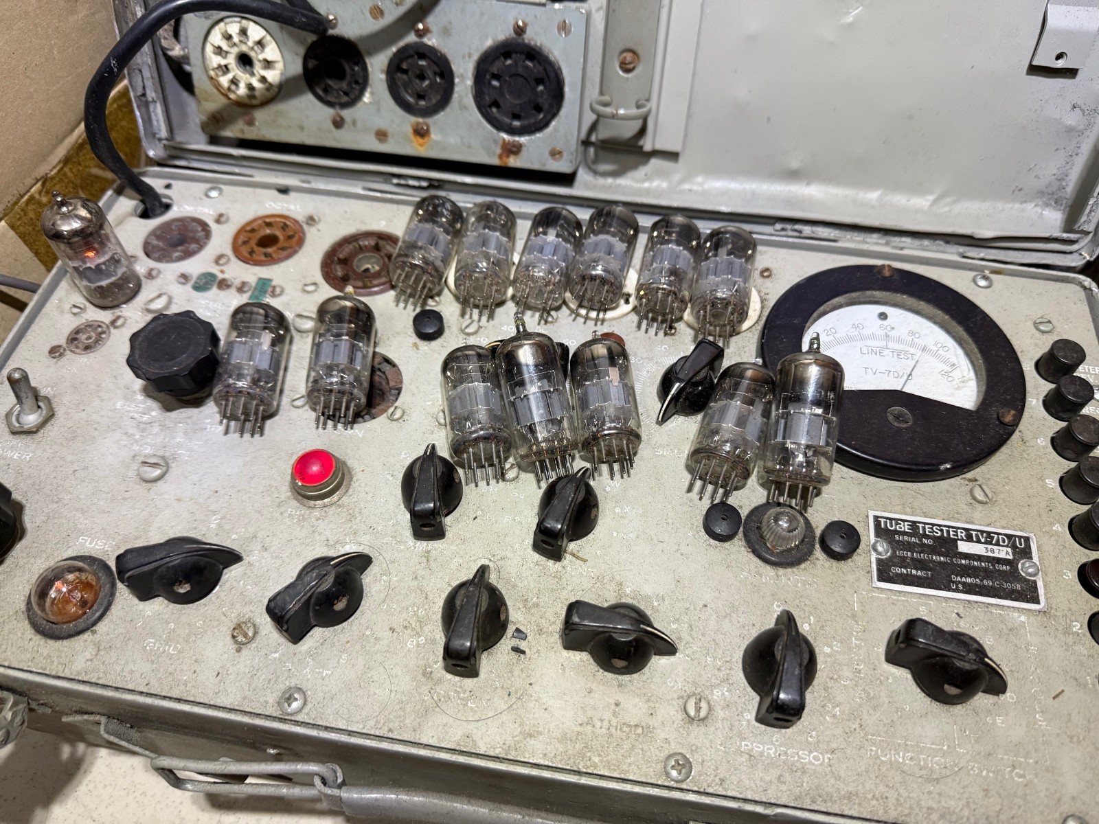 Amperex ECC88/6DJ8/6922 bugle boy D-Getter early version vintage tube