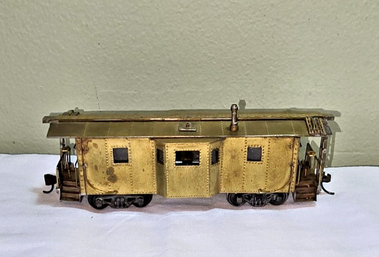 Vintage HO Gauge Unpainted Brass Metal Bay Window Caboose Knuckle Couplers READ