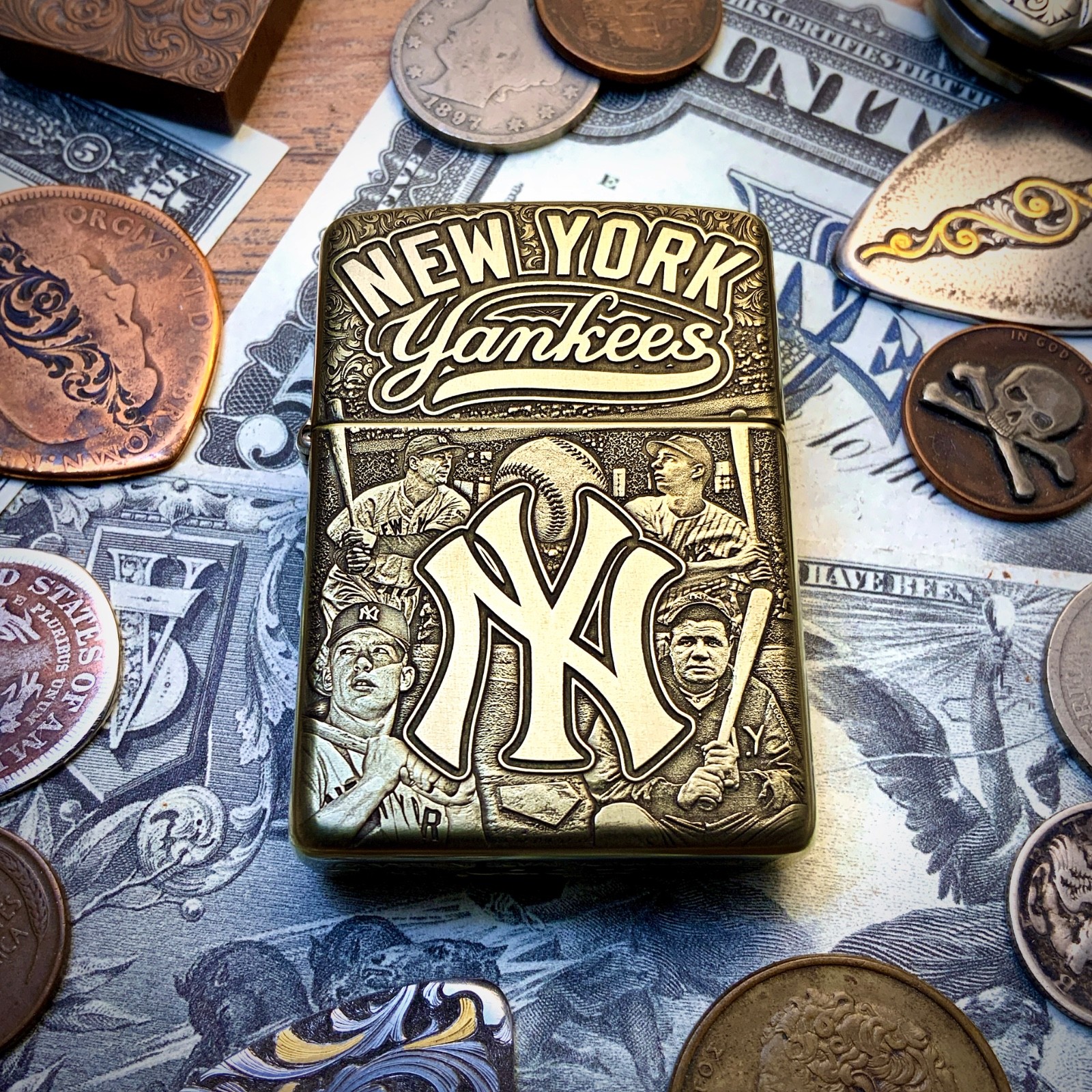 Zippo “New York Yankees” Baseball Themed Engraved Brass Armor Cigarette Lighter