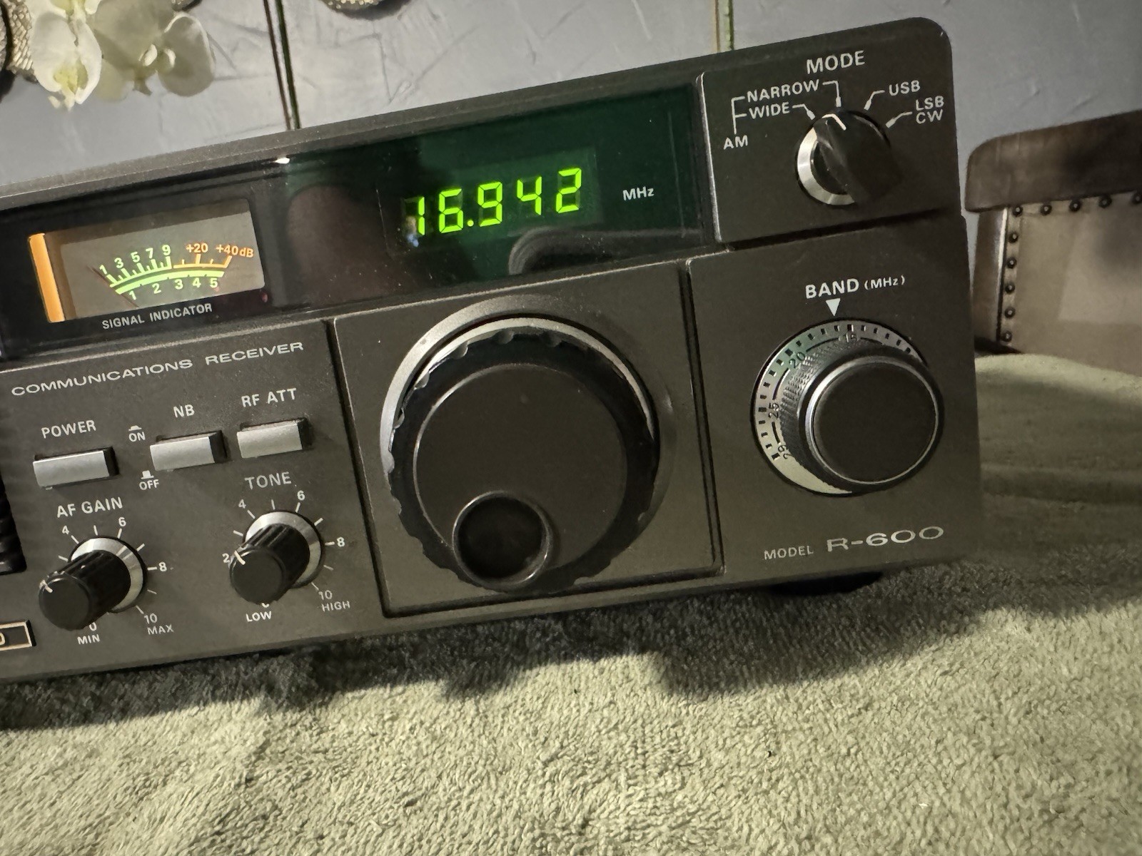Kenwood R-600 Communications Receiver Ham Radio Short Wave CW R600