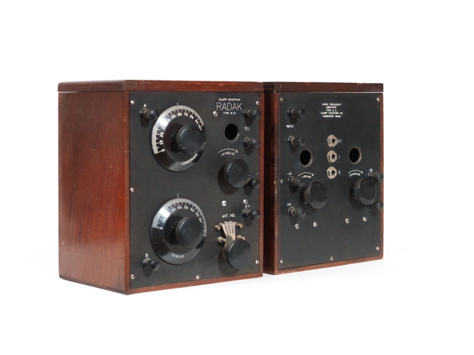 1922 Clapp Eastham HZ 2-Stage Radio Amplifier w/Brass Base Tipped Tubes * Works