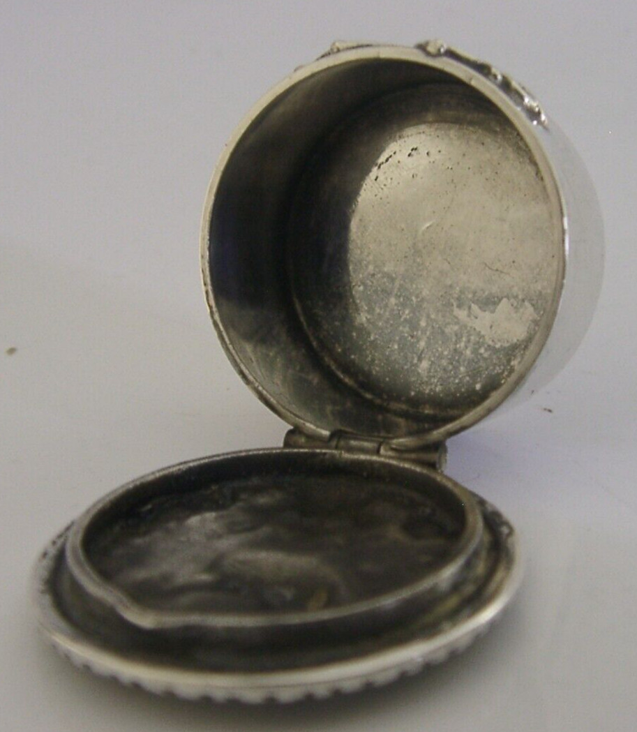 PRETTY ENGLISH SOLID STERLING SILVER BOX 1986 ART NOUVEAU STYLE