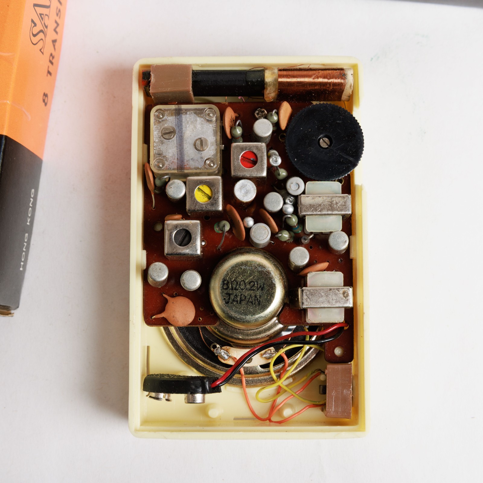 Vintage Safari 8 Transistor Radio Working