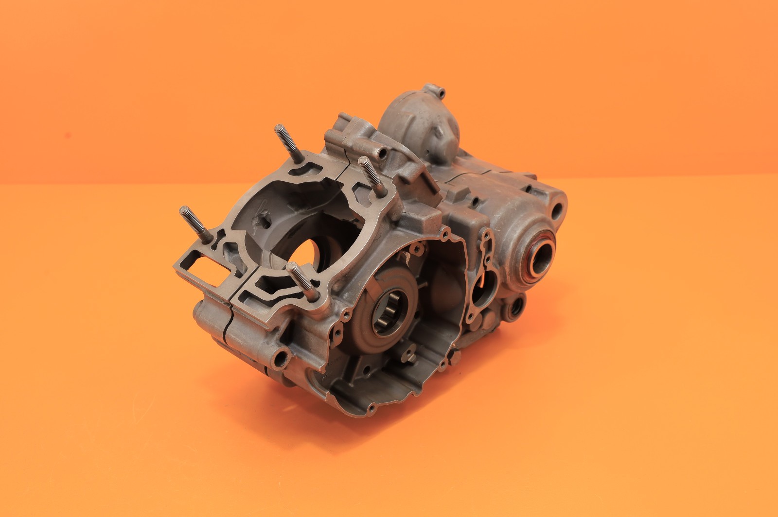 2003 98-05 KTM 200 EXC SX OEM Engine Crankcase Set Carter Block Half Bottom End