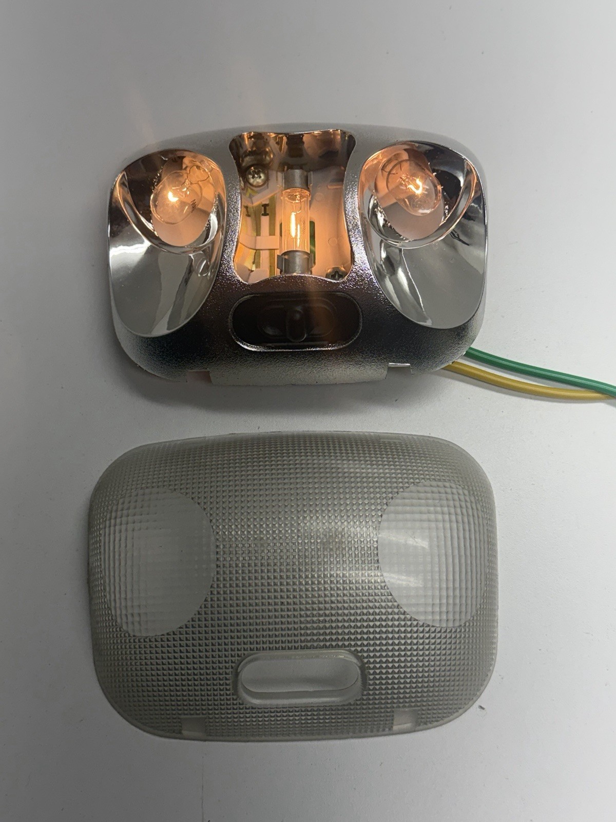 TESTED 1994 - 2004 THREE Bulb Ford Ranger Mazda Dome Light Map Overhead OEM C12