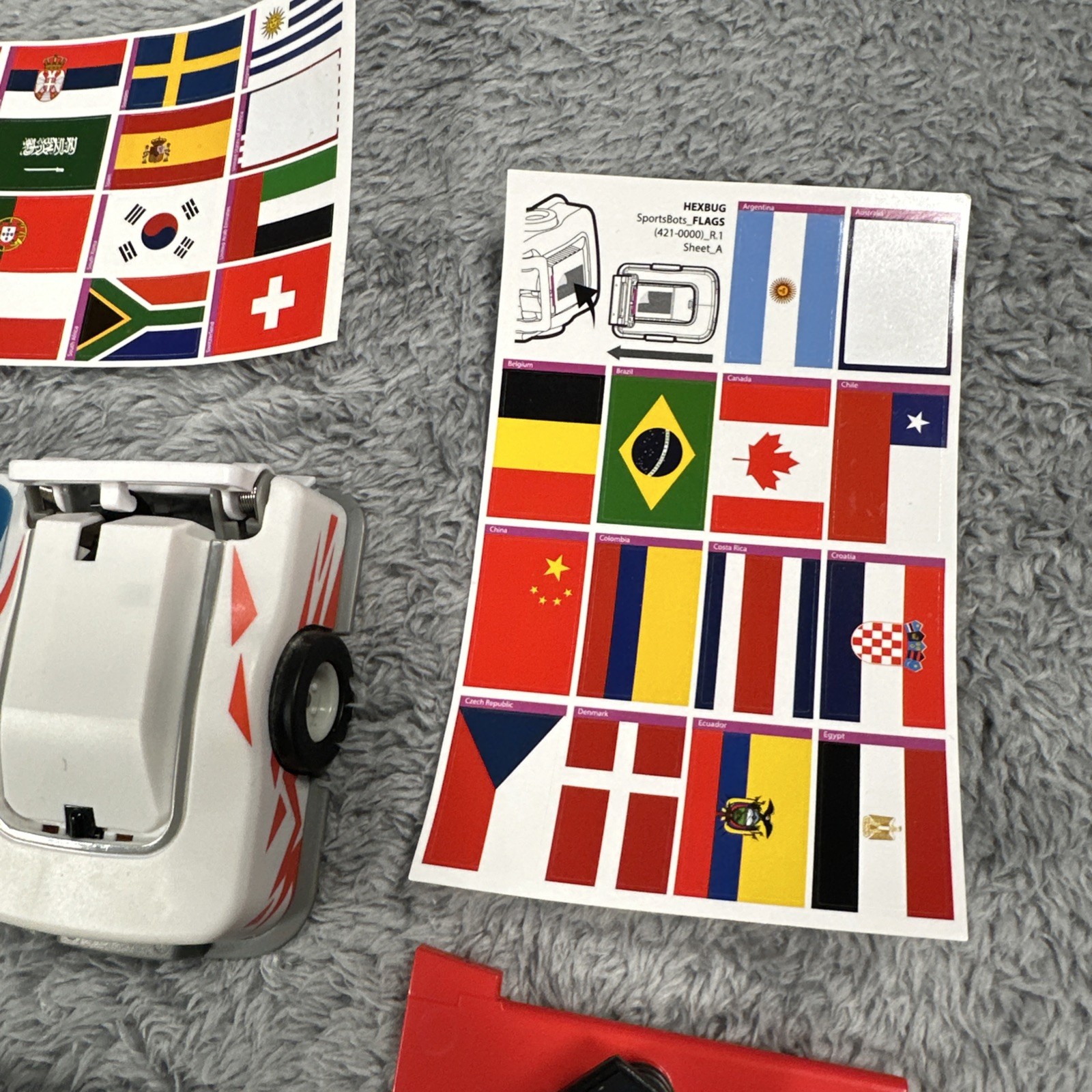 Lot 4 HEXBUG BATTLEBOTS 2 Remotes Stickers And Soccerballs Robots Toys Learning