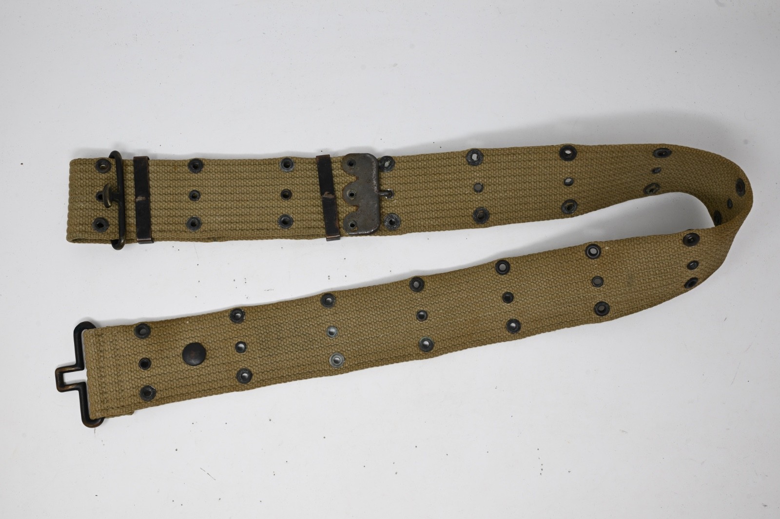 WWII US Army or USMC Pistol Belt Khaki Tan Original Field Gear Vintage
