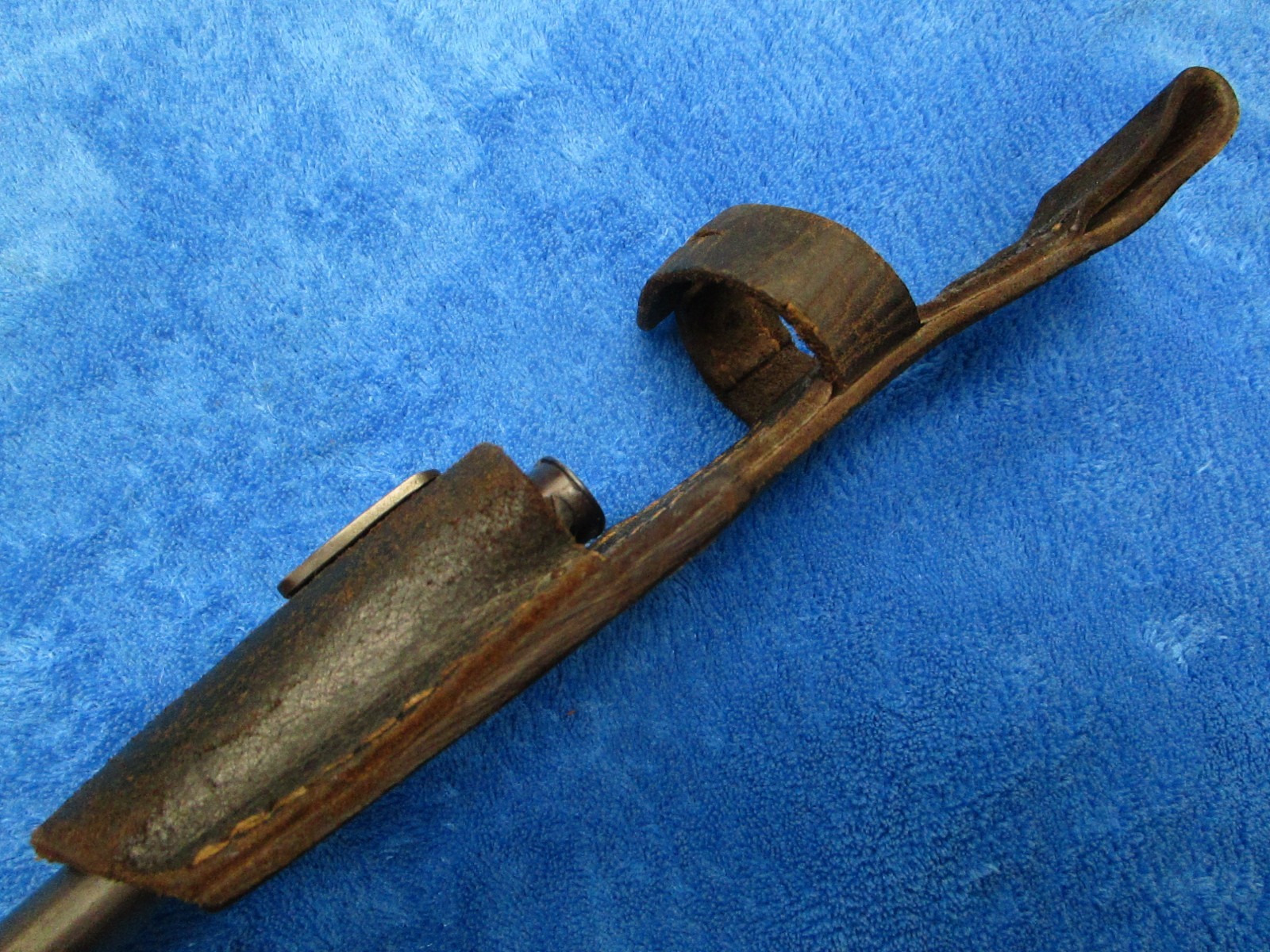 ORIGINAL WW2 GERMAN F.HERDER 1939 BAYONET AND SCABBARD WITH FROG MATCHING NUMBER