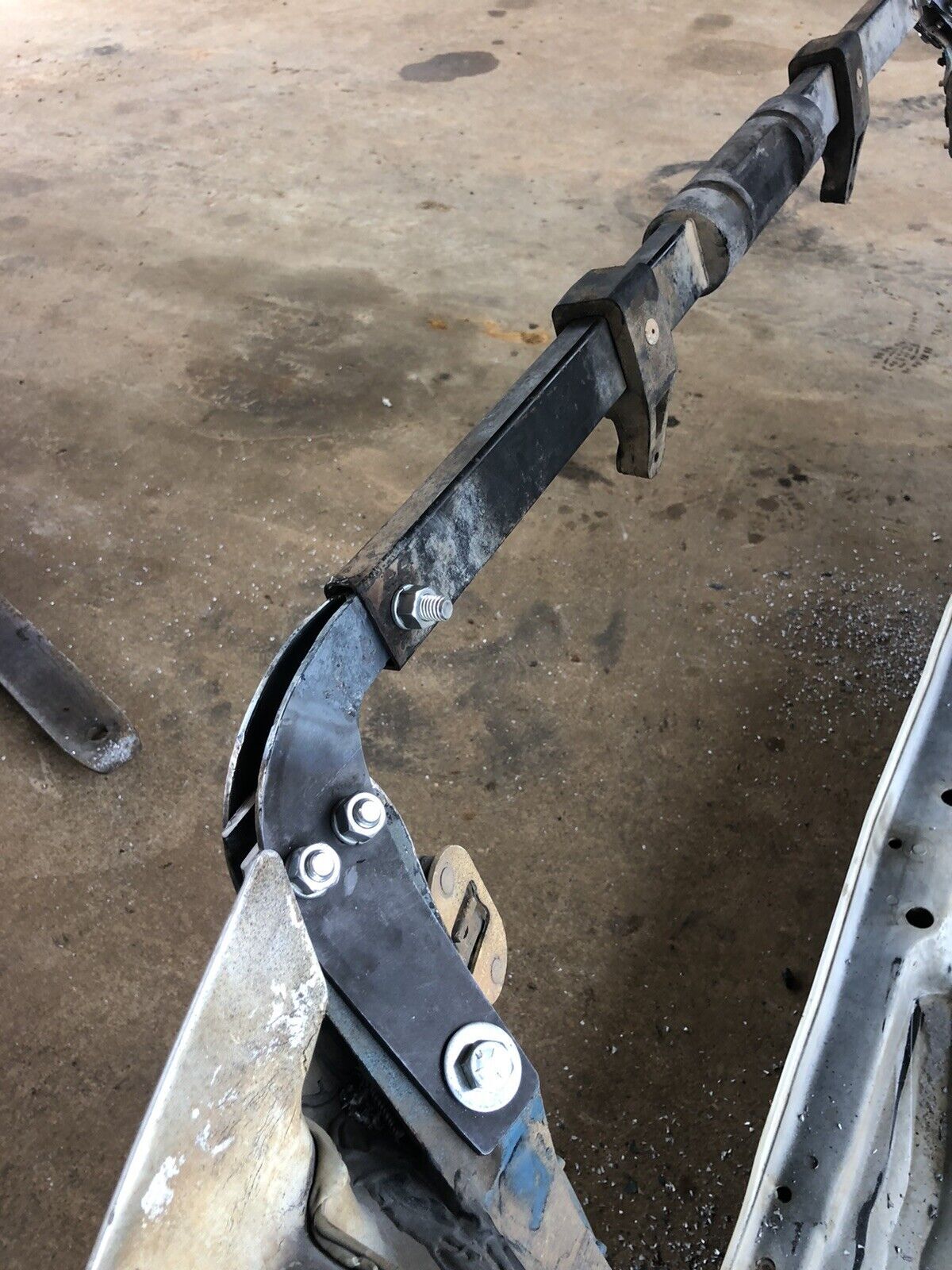 Freightliner Cascadia Hood Hinge Replacement for 17-15346-002 (Comes As Pair)