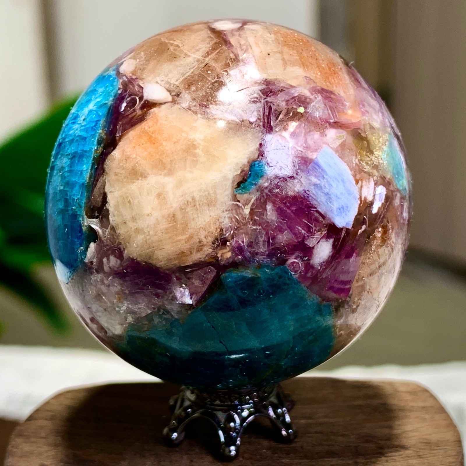 113G Natural Blue Aptite +Sun Stone purple lepidolite Sphere mineral sample