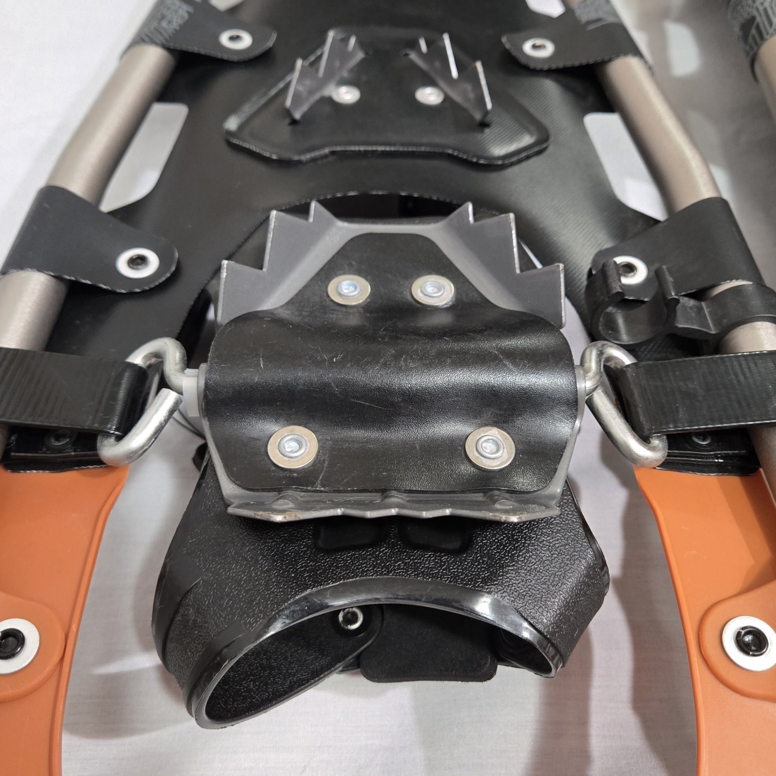 Tubbs Wayfinder Size 30 Snowshoes Black And Orange Excellent Condition