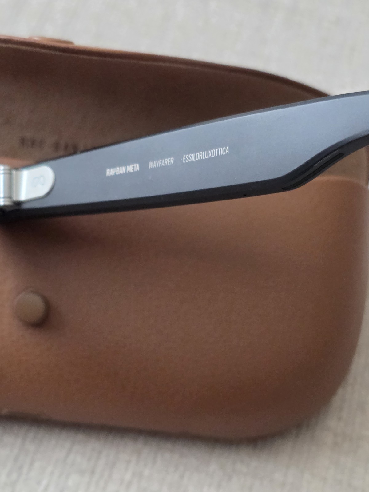 Ray-Ban Meta Wayfarer Gen 1 Matte Black, 50-22 Transitions Green - RW4006 601S1M