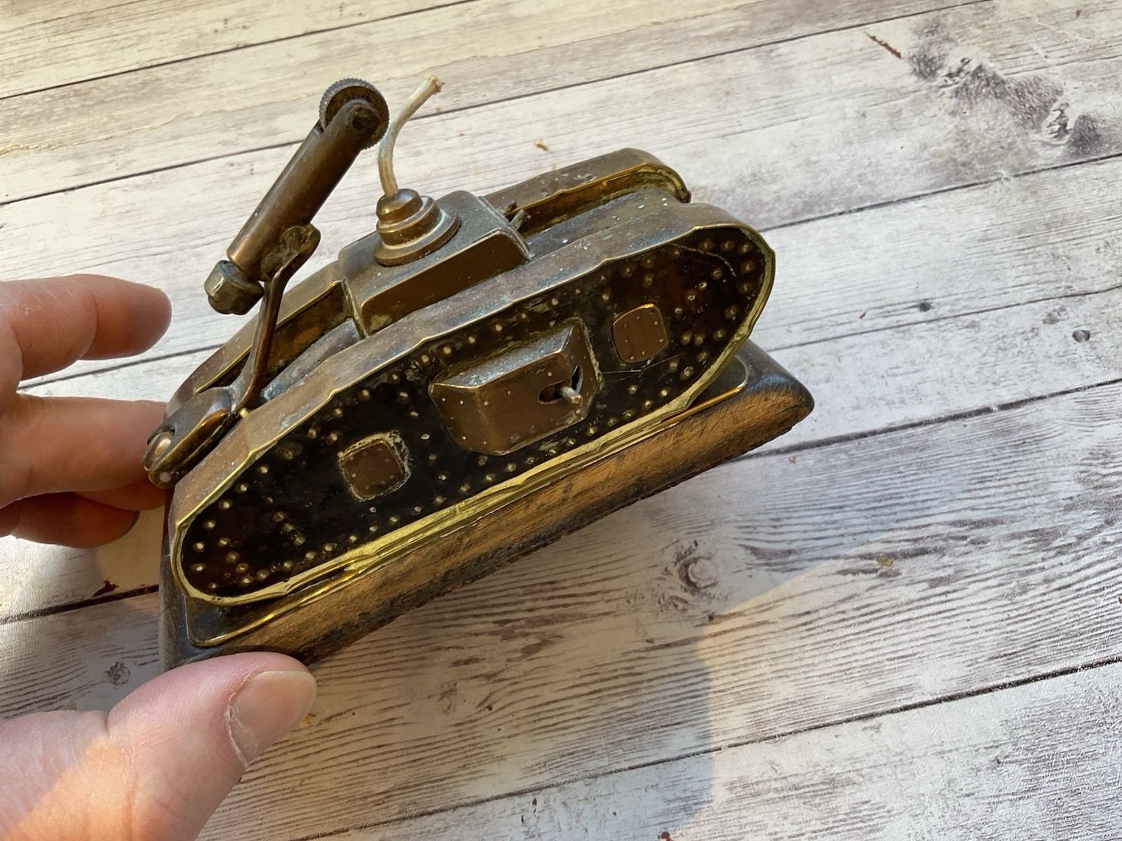 ORIGINAL AMAZING WWI TRENCH ART MK1 TANK LIGHTER 1917 BATTLE MARKED / NAMED