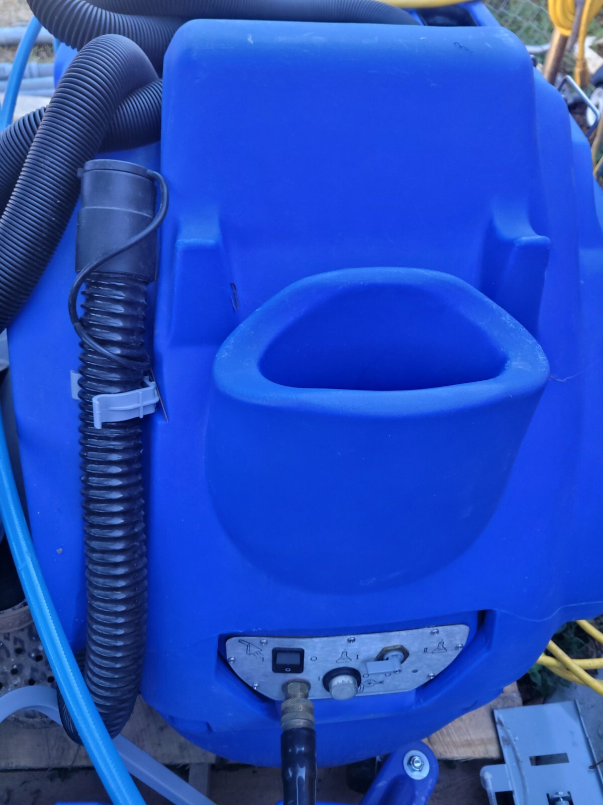 Clarke TFC 400 Cleaning Unit TESTED WORKING. SEE PICTURES.