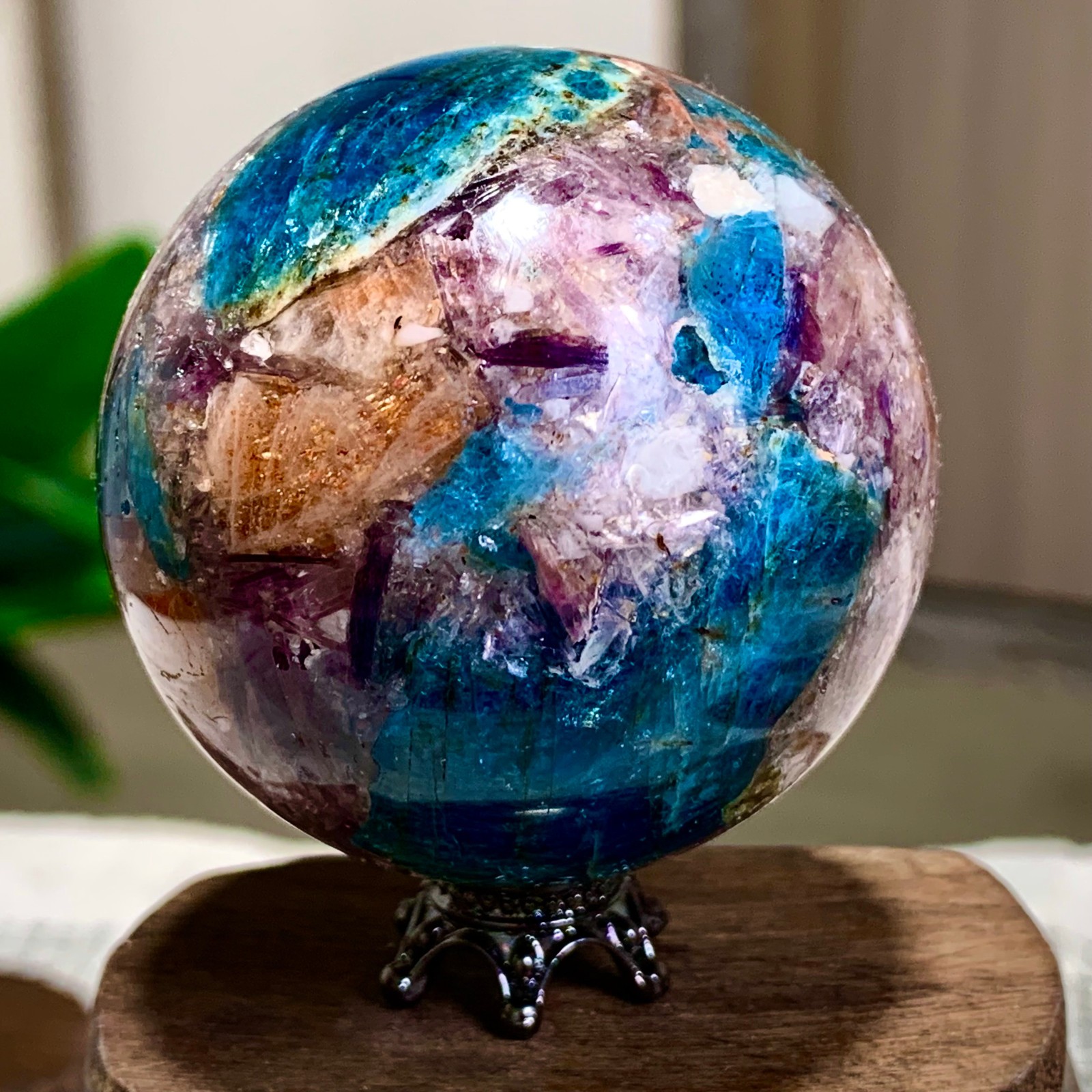 132G Natural Blue Aptite +Sun Stone purple lepidolite Sphere mineral sample