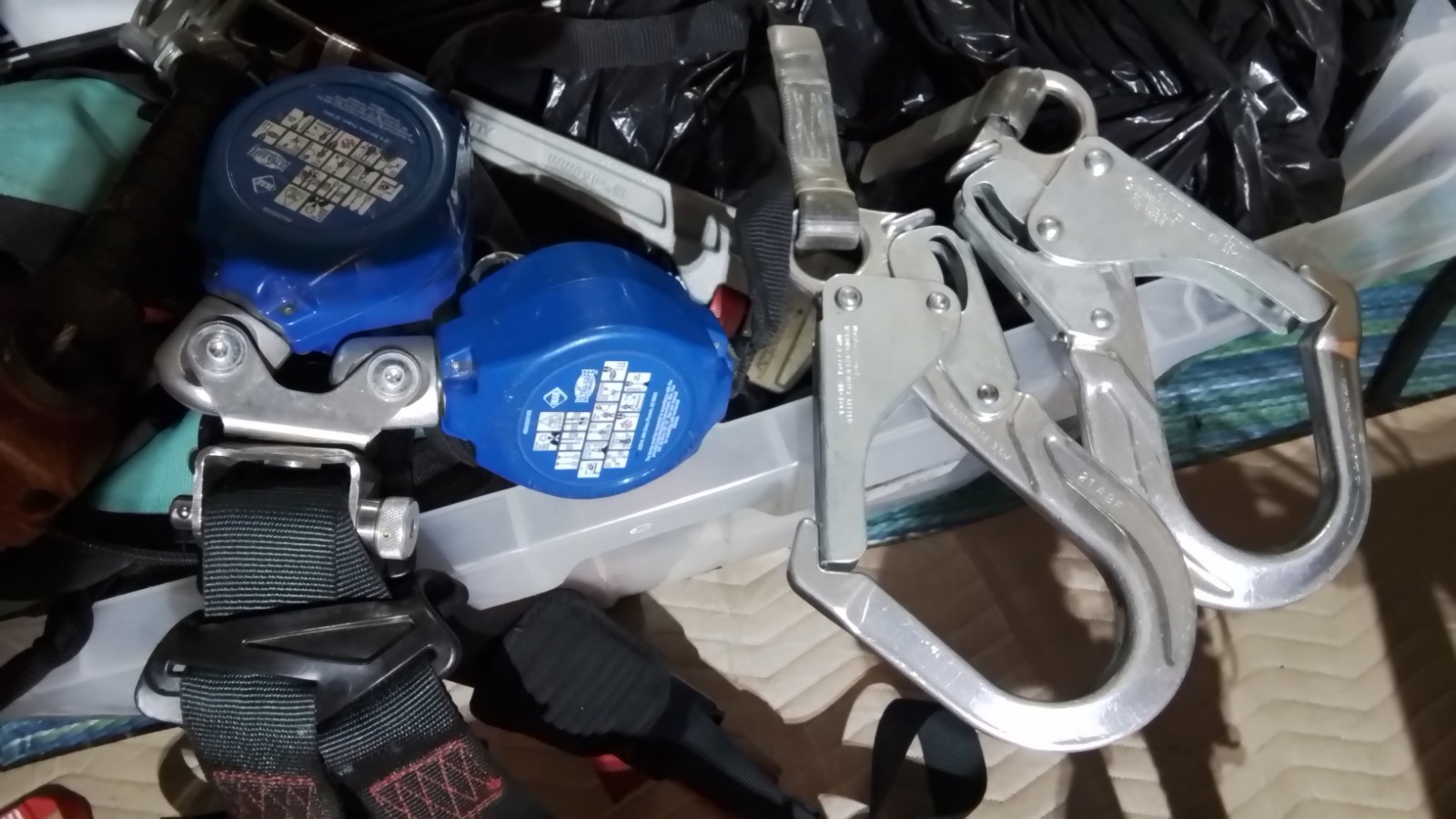 Ultra Safe Full Body Safety Harness w/ Dual Self Retracting Lifeline