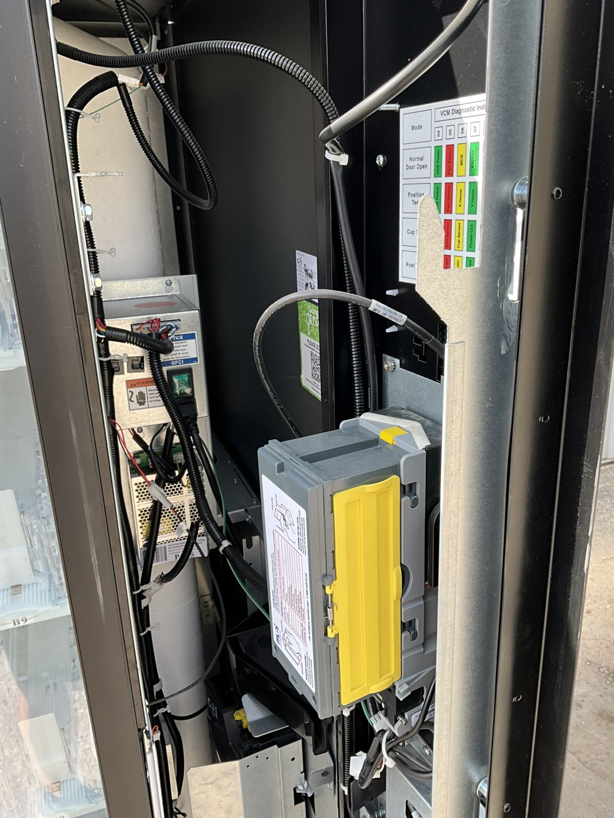 23 Dixie Narco BevMax CPI Glass Front Beverage Vending Machine 5800-4HC crane