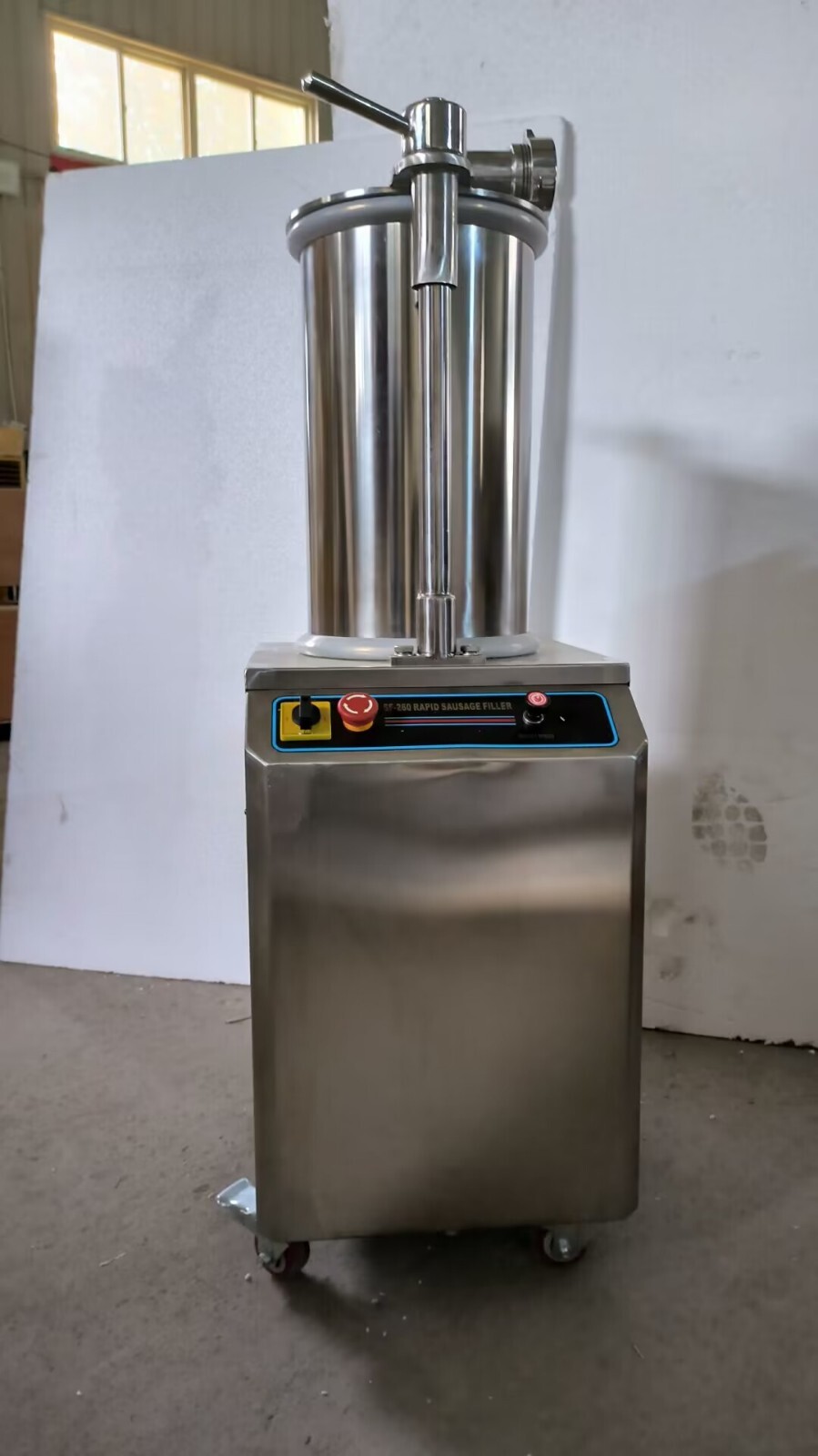 Hydraulic 57 lb. Sausage Stuffer | Automatic 110V | 882 lb/h | Sausage Filling