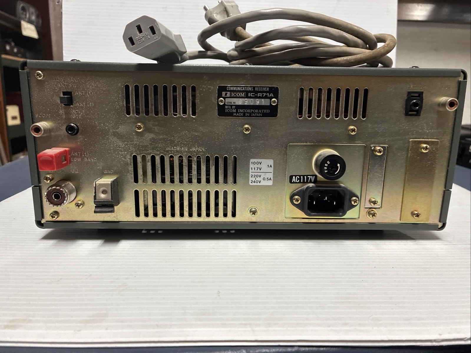 Icom IC-R71A Receiver Shortwave AM SSB CW Radio *CLASSIC DX MACHINE* w/MANUAL