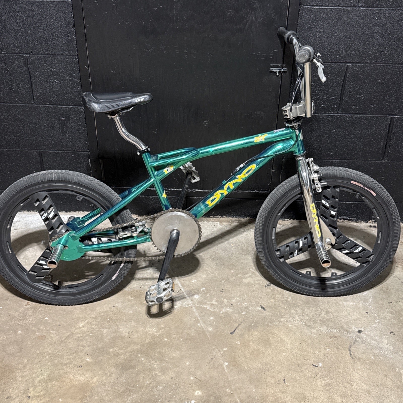 Dyno Air 2000 Gt Mags Freestyle Bike Metallic Green RARE Y2K Bmx Vintage