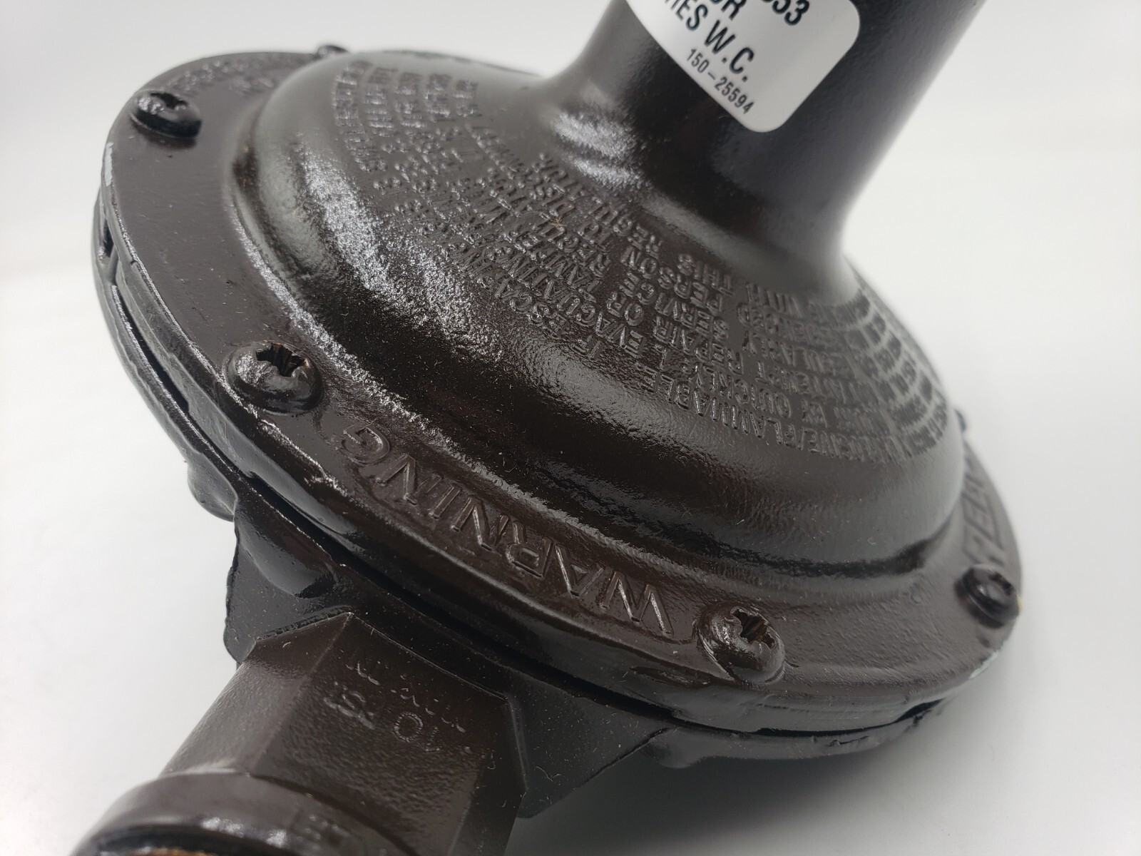 LB White Propane Regulator LP 11" WC 2nd Stage Vent Over Outlet 550-06553 3/4"