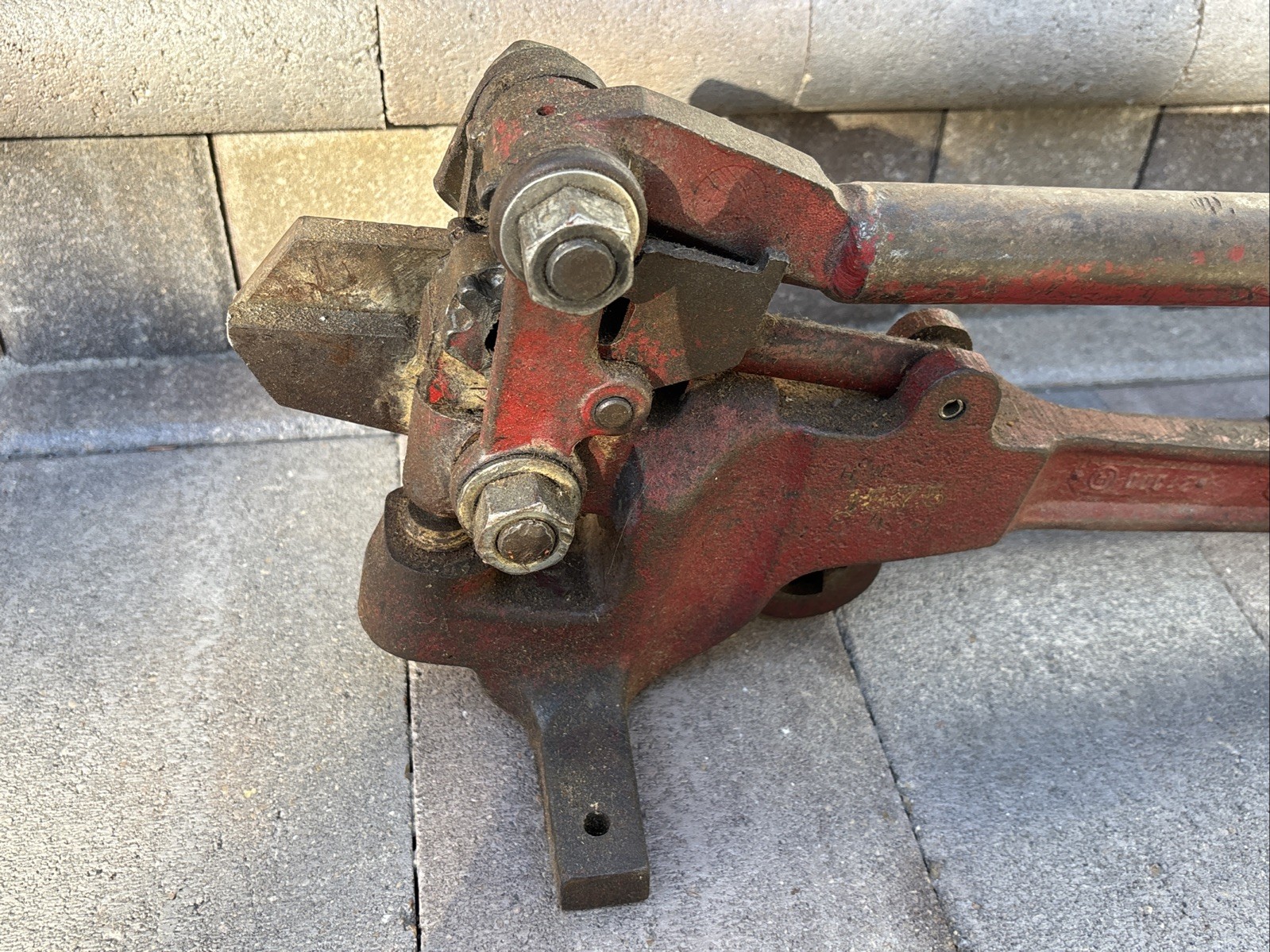 Bohn Combi 4 in 1 Multi Tool Strapmaster Cutting, Bending, Punching Twisting