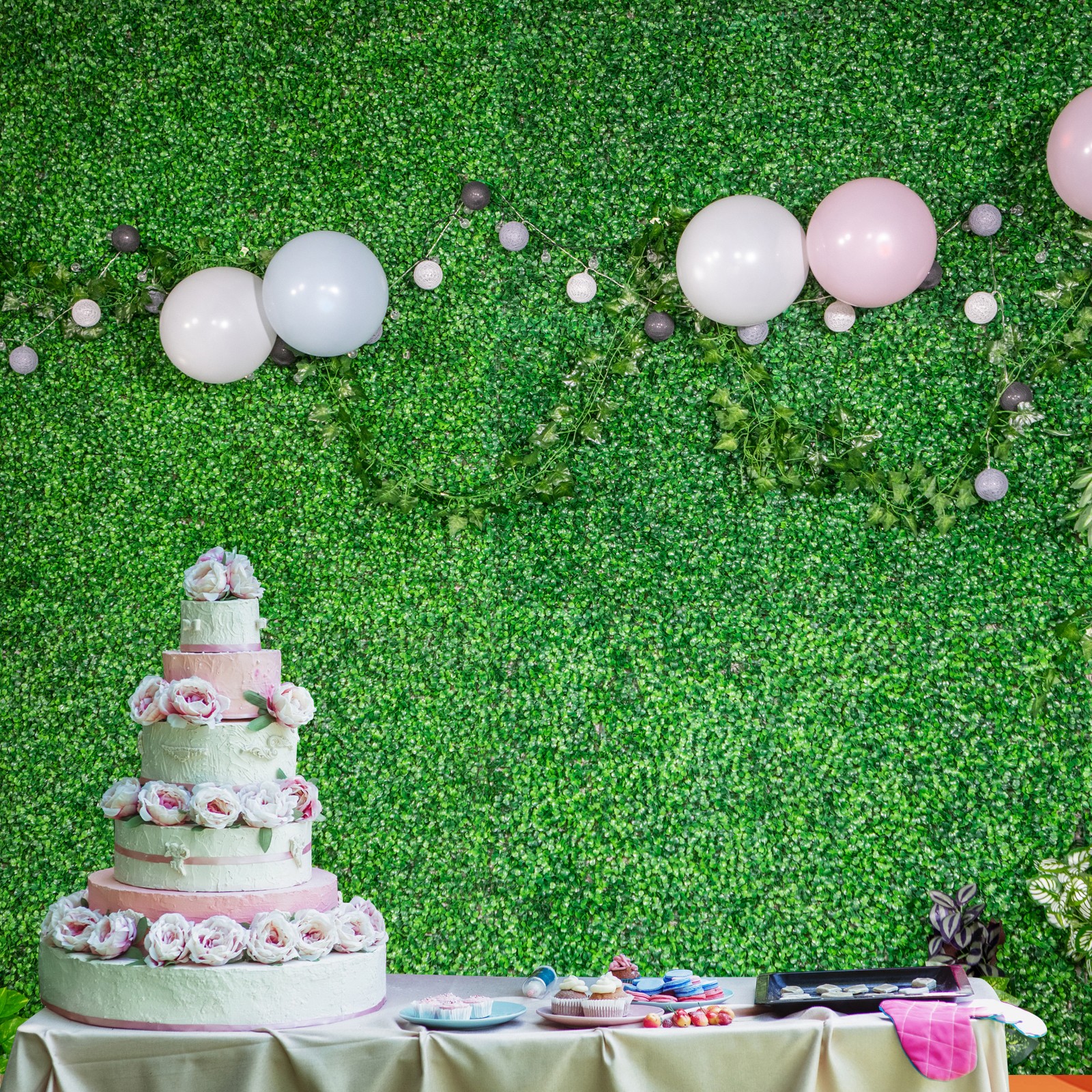 VEVOR Artificial Boxwood Panel 12pcs 10" X 10" Grass Hedge Wall Mat for Fence