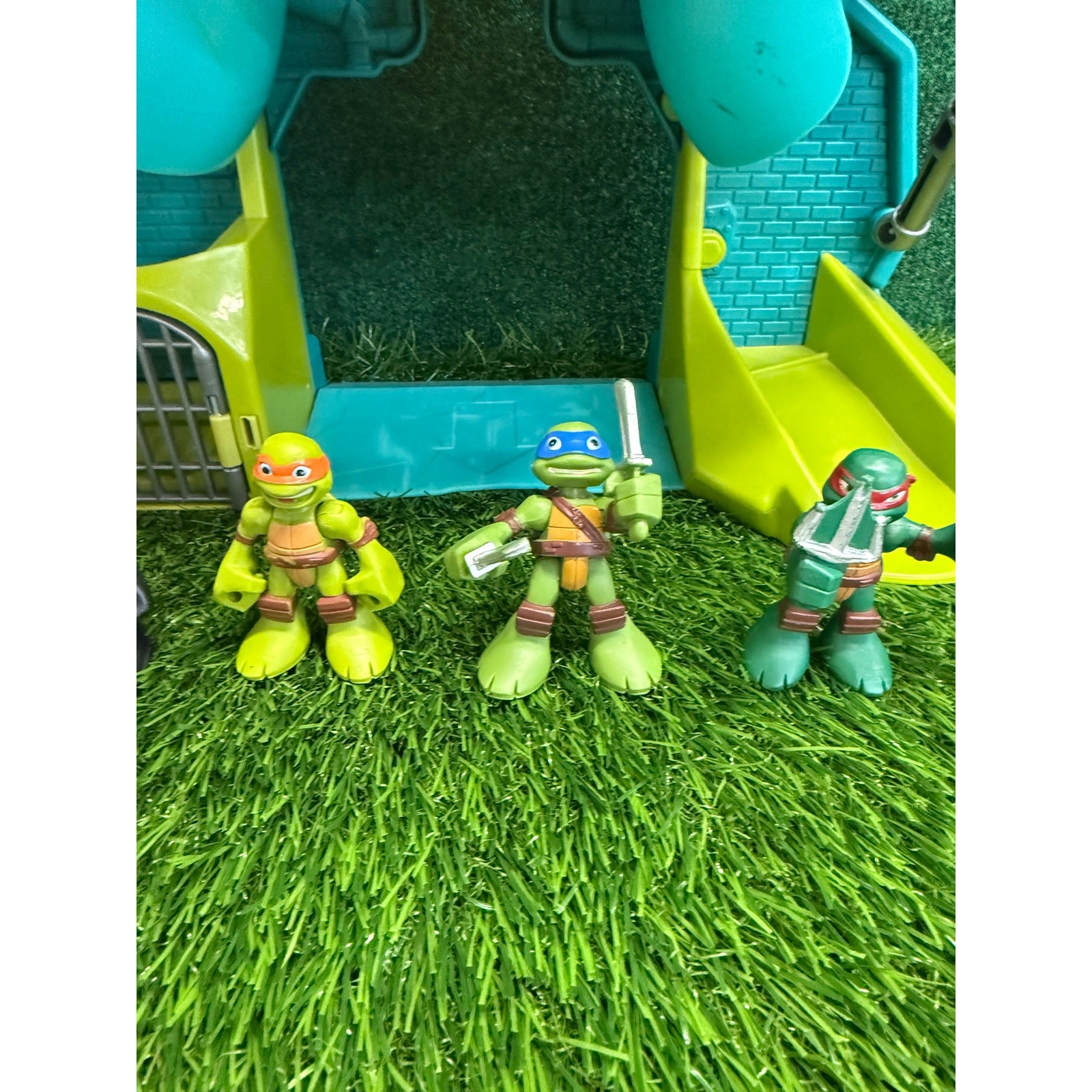 Playskool TMNT Ninja Turtle Half Shell Hq Big Heroes Headquarters Imaginext