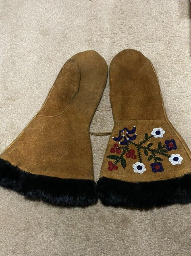 Native American Beaded Floral Leather Buckskin Mittens Fur Trim