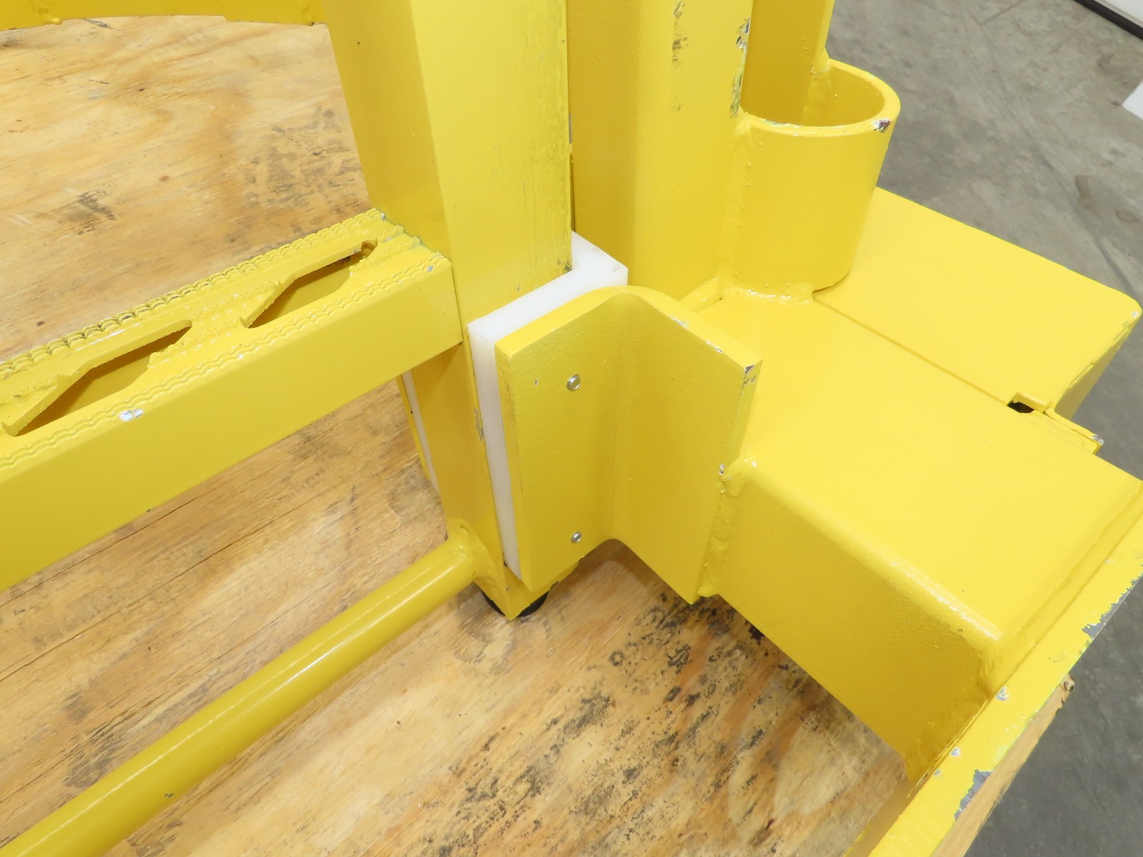 Industrial Mezzanine OSHA Ladder 7' Floor Height Cage Safety Steel Railing