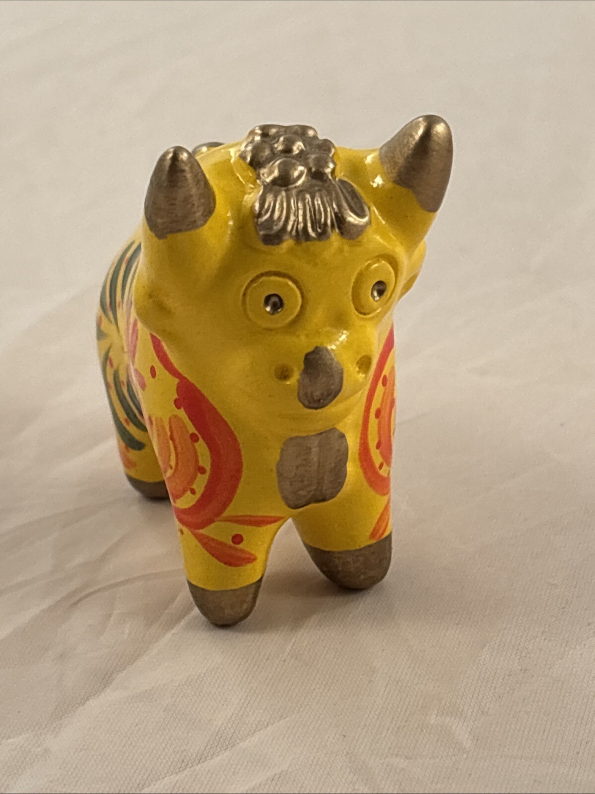 Two Hand Painted Ceramic Peruvian Folk Art Bull of Pucara Colorful 1.5” Figures