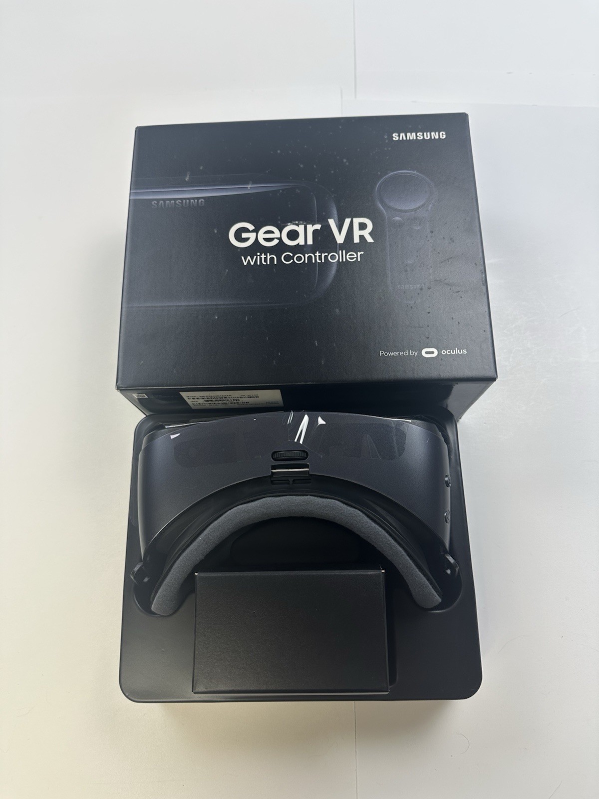 Samsung SM-R324 Gear VR W/Controller Powered by Oculus NEW/OPEN BOX