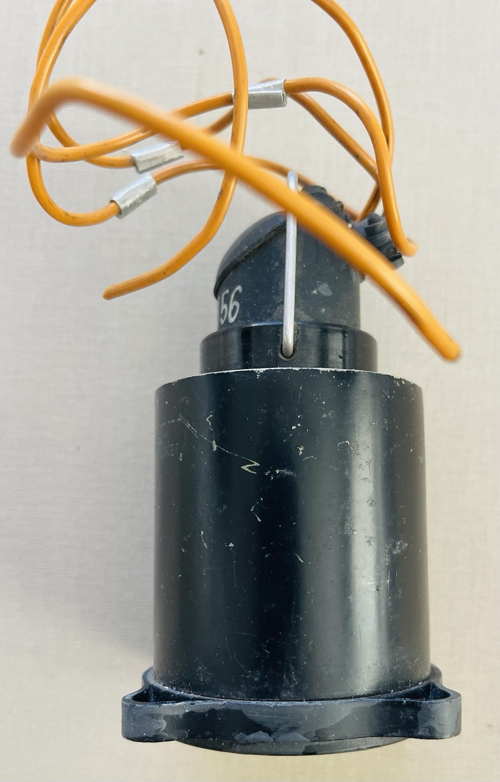 WW II German Aircraft HOMING INDICATOR AFN2 Ln 27002 w/light bulb, bezel