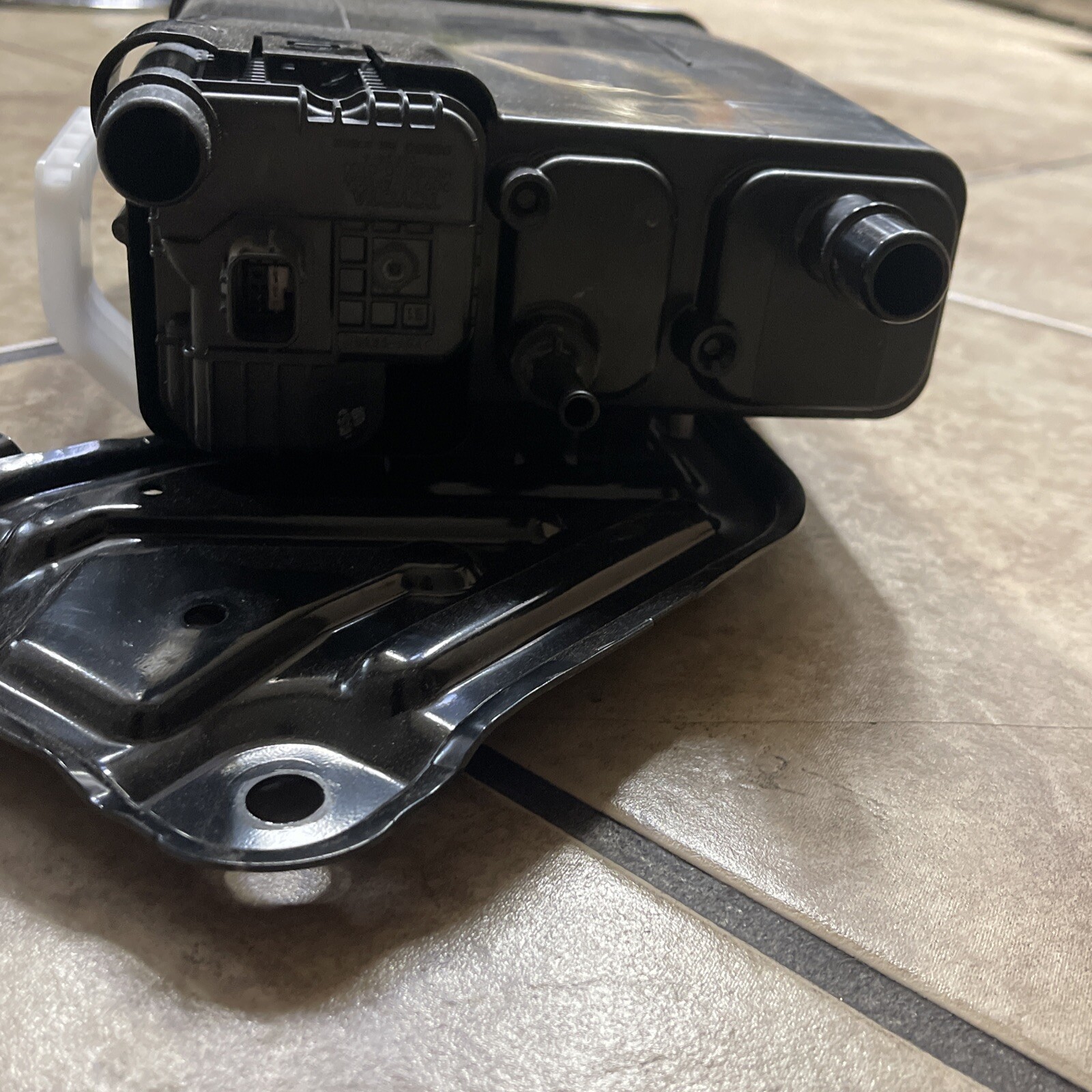 New OEM Genuine Toyota Corolla Evap Charcoal Vapor Canister 77740-02220