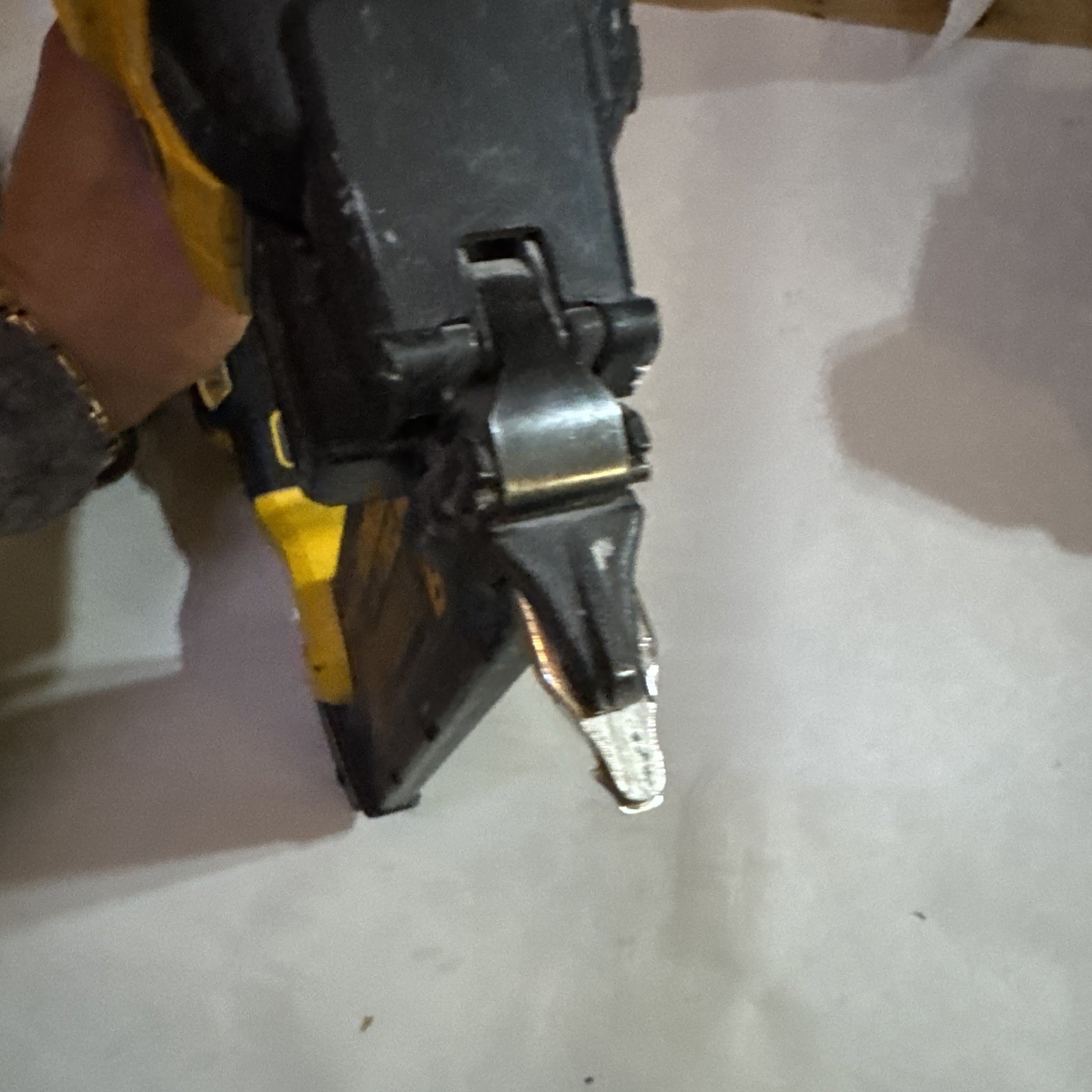 DEWALT DCN681D1 20V MAX XR 18 GA Cordless Narrow Crown Stapler Used