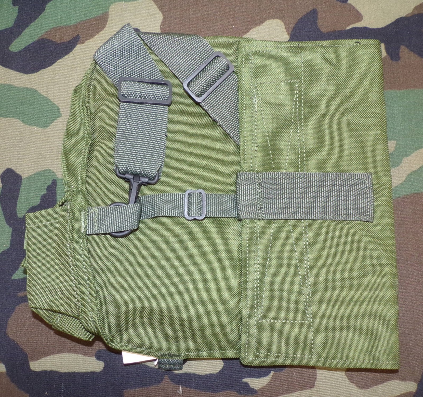 Original US Army OD M40 Series Gas Mask Carrier Assembly Bag (New/Unissued)