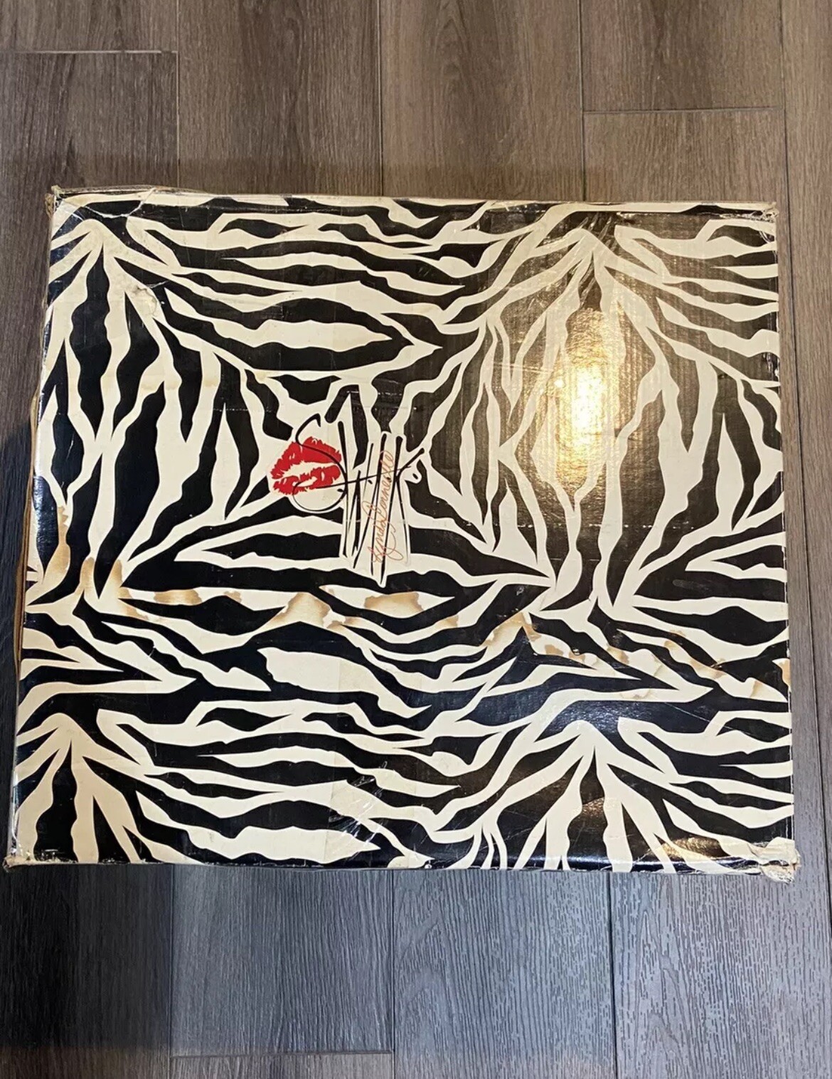 S.W.A.K. Lynda Corneille Gertie on Sofa Character Figurine