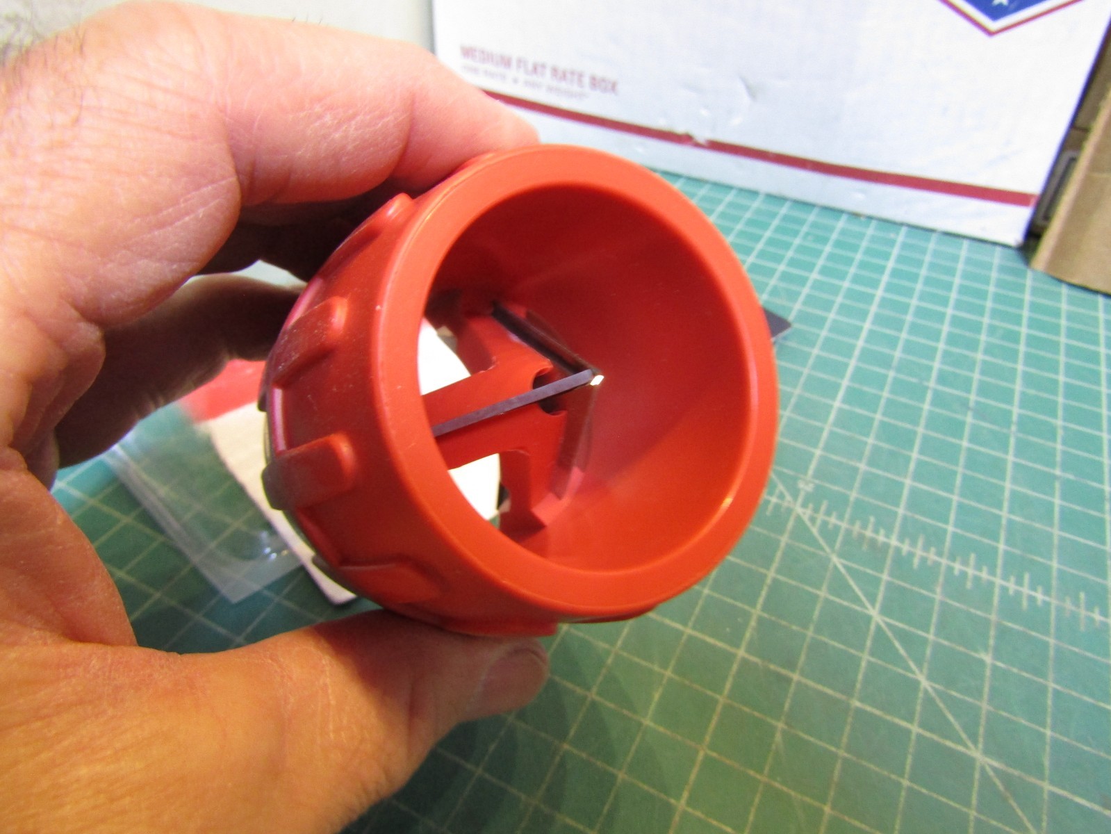 1 – RIDGID 34965 127 Inner-Outer Reamer, 1/4-inch to 1-1/2-inch Pipe Reamer Red