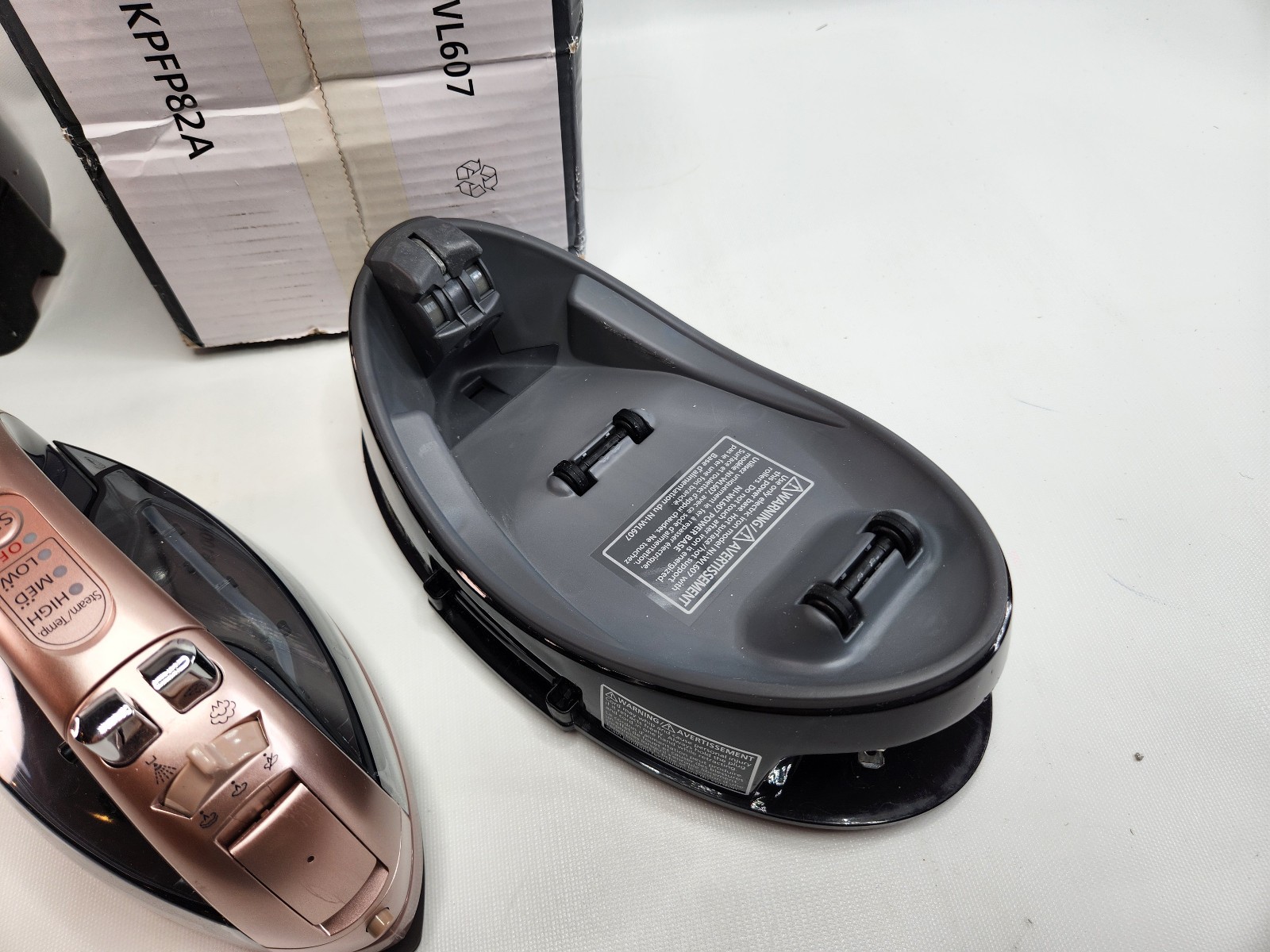 Panasonic 360 Freestyle Cordless Iron Open Box New Ni-WL607 Rose Gold