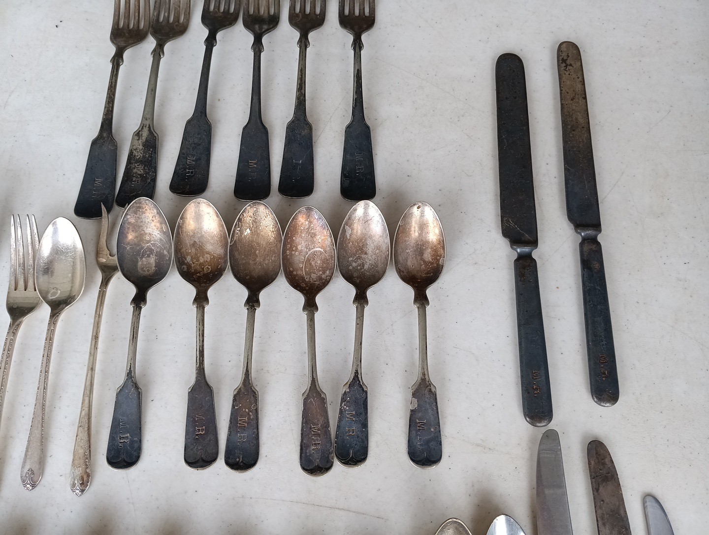 Lot Of 41 Vintage Silver Plate And Stainless WM Rogers Victor Silco Silverware